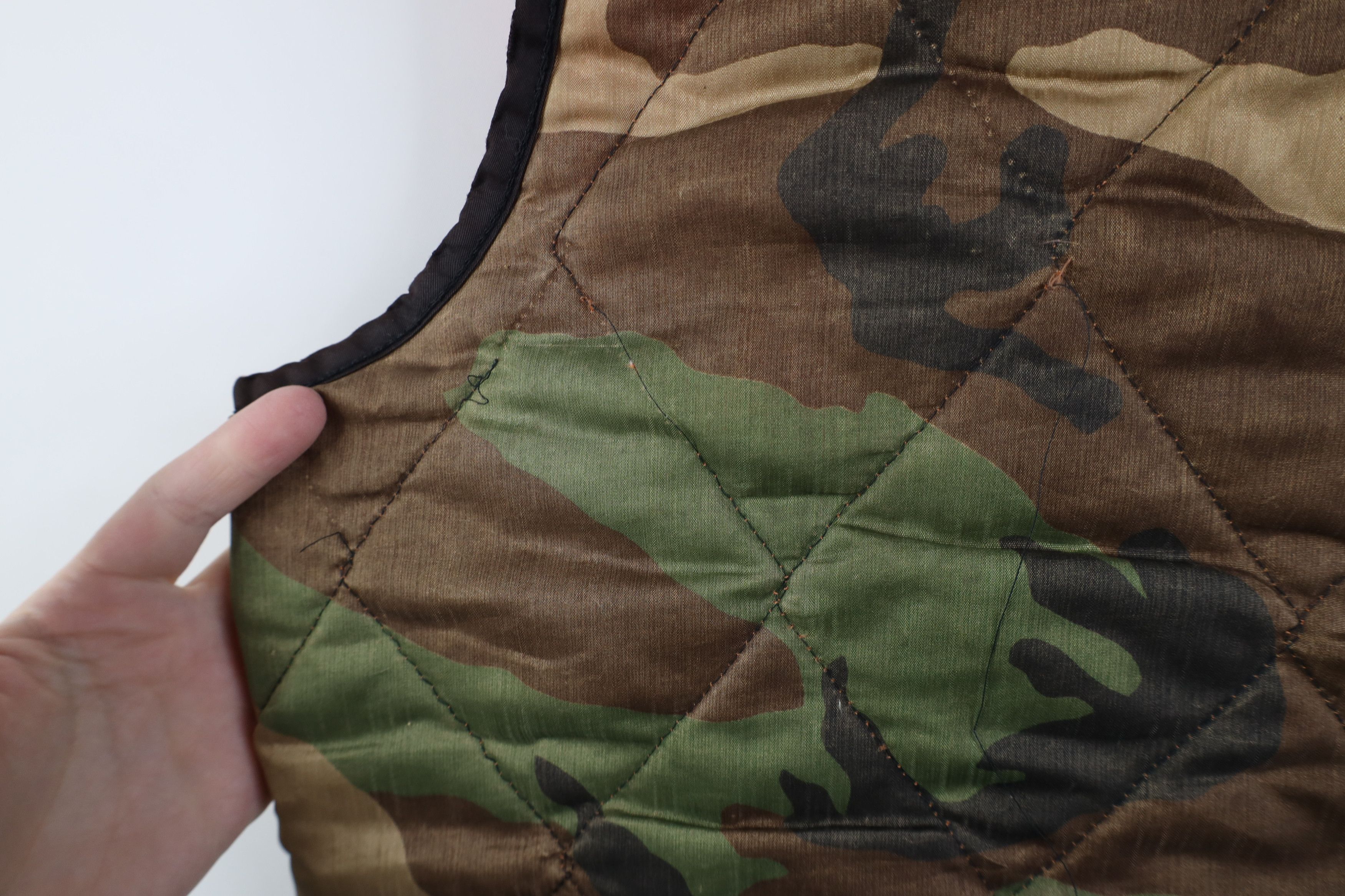 Vintage Vintage 70s Streetwear Reversible Camouflage Vest Jacket USA Size US L / EU 52-54 / 3 - 8 Thumbnail