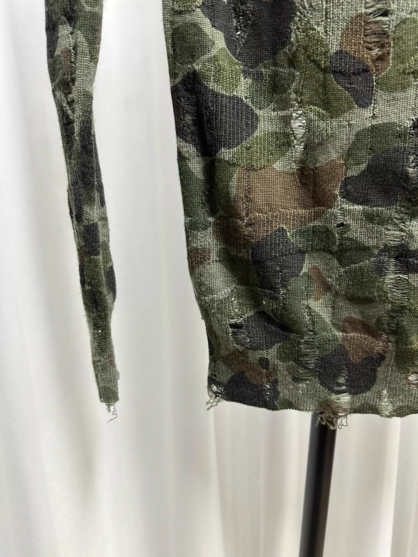 Junya Watanabe Junya Watanabe Distressed Camo Wool Knit M Size XS / US 0-2 / IT 36-38 - 6 Thumbnail