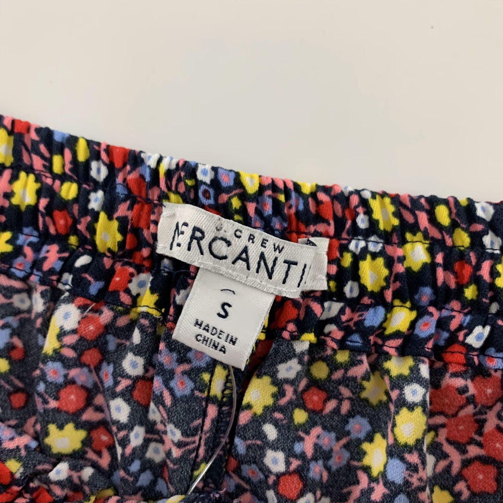 J.Crew J.CREW Floral Print Shorts Women's Small Multicolor Elastic Waist Shorted Bottoms S Floral Multicolor Women Size 28" / US 6 / IT 42 - 2 Thumbnail