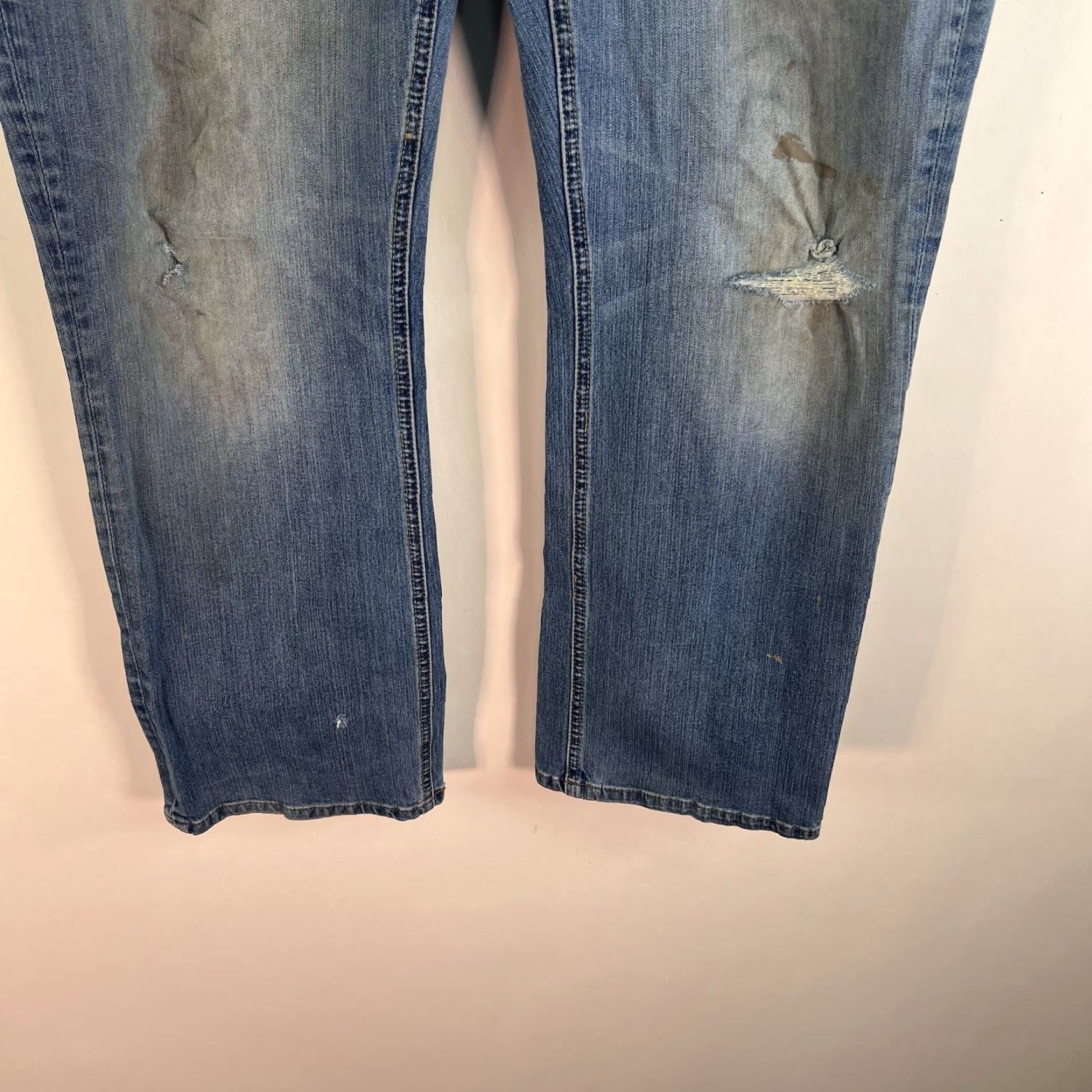 Vintage VINTAGE Seven7 Men's Straight Denim Jeans Size 38 Medium Wash Distressed Blue 29-Inch Inseam Regular Fit Size US 38 / EU 54 - 4 Thumbnail