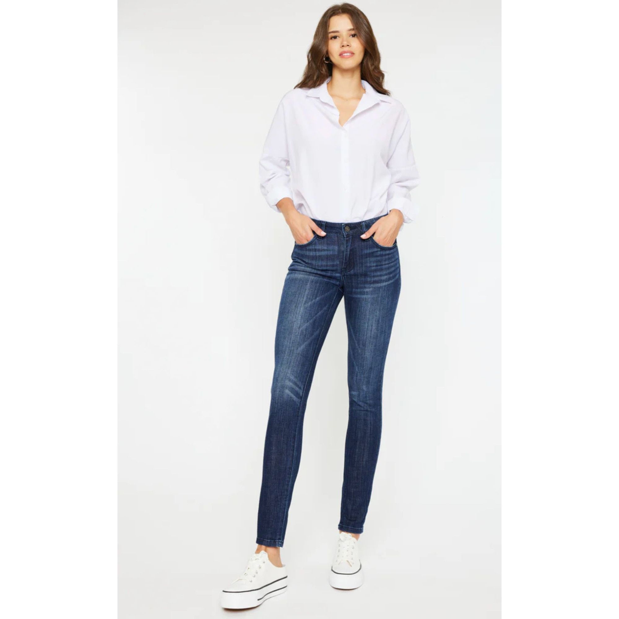 KanCan Ashlyn Mid Rise Super Skinny Jeans in Dark Wash - 25