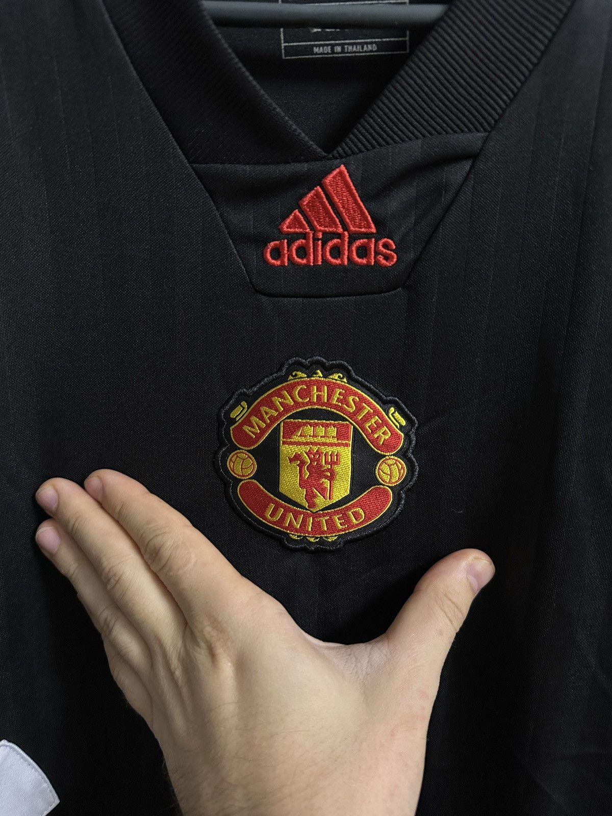 Adidas Rare T-Shirt Adidas x Manchester United Centr Logo Soccer Size US L / EU 52-54 / 3 - 2 Thumbnail