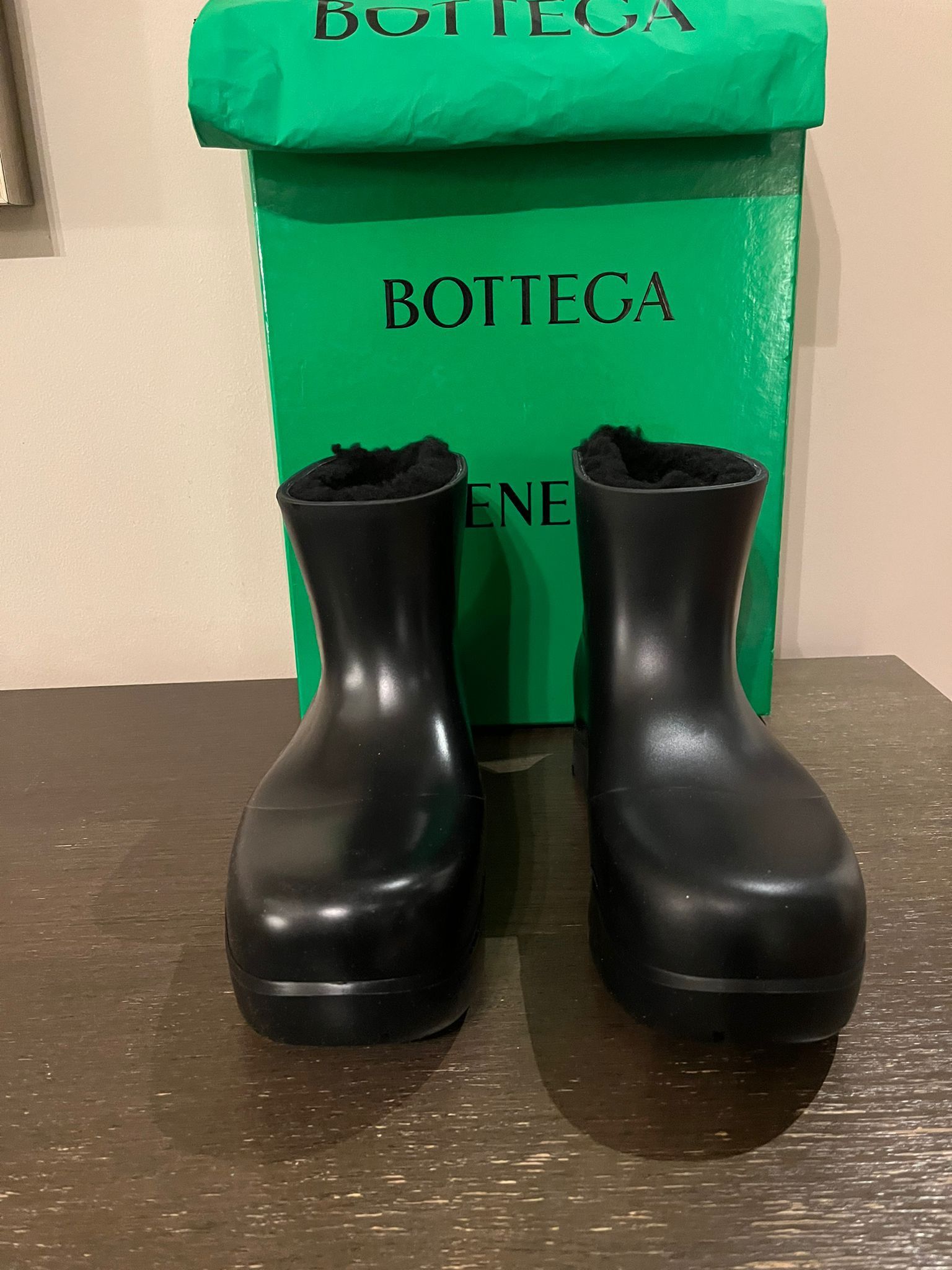 Bottega Veneta o1rshd1 Q:2 / Puddle Boots Cozy Shearling Interior in Black Size US 12 / EU 45 - 8 Thumbnail