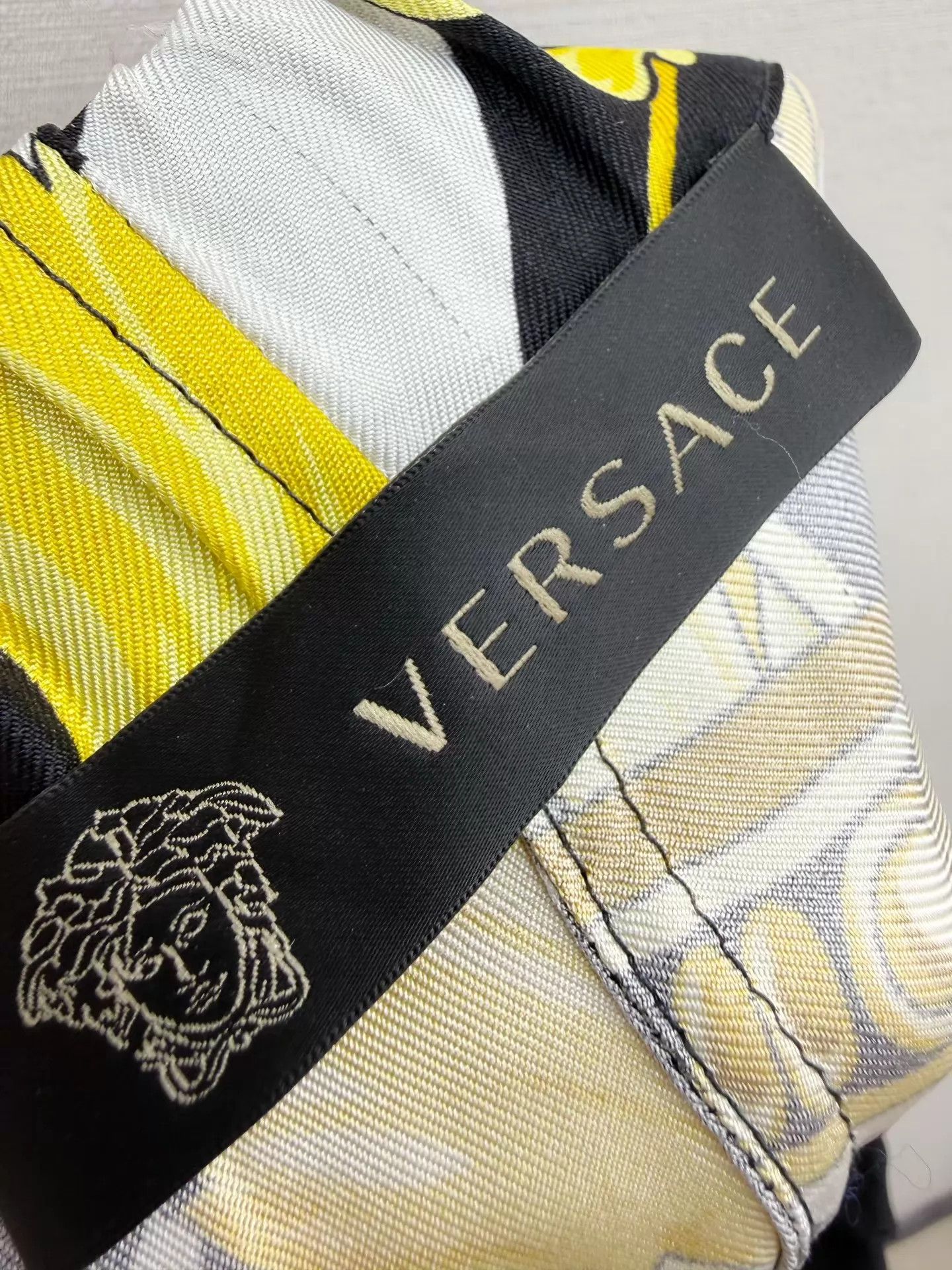 Versace Versace Baroque silk pants 38 women's minor snags Size 26" / US 2 / IT 38 - 6 Thumbnail