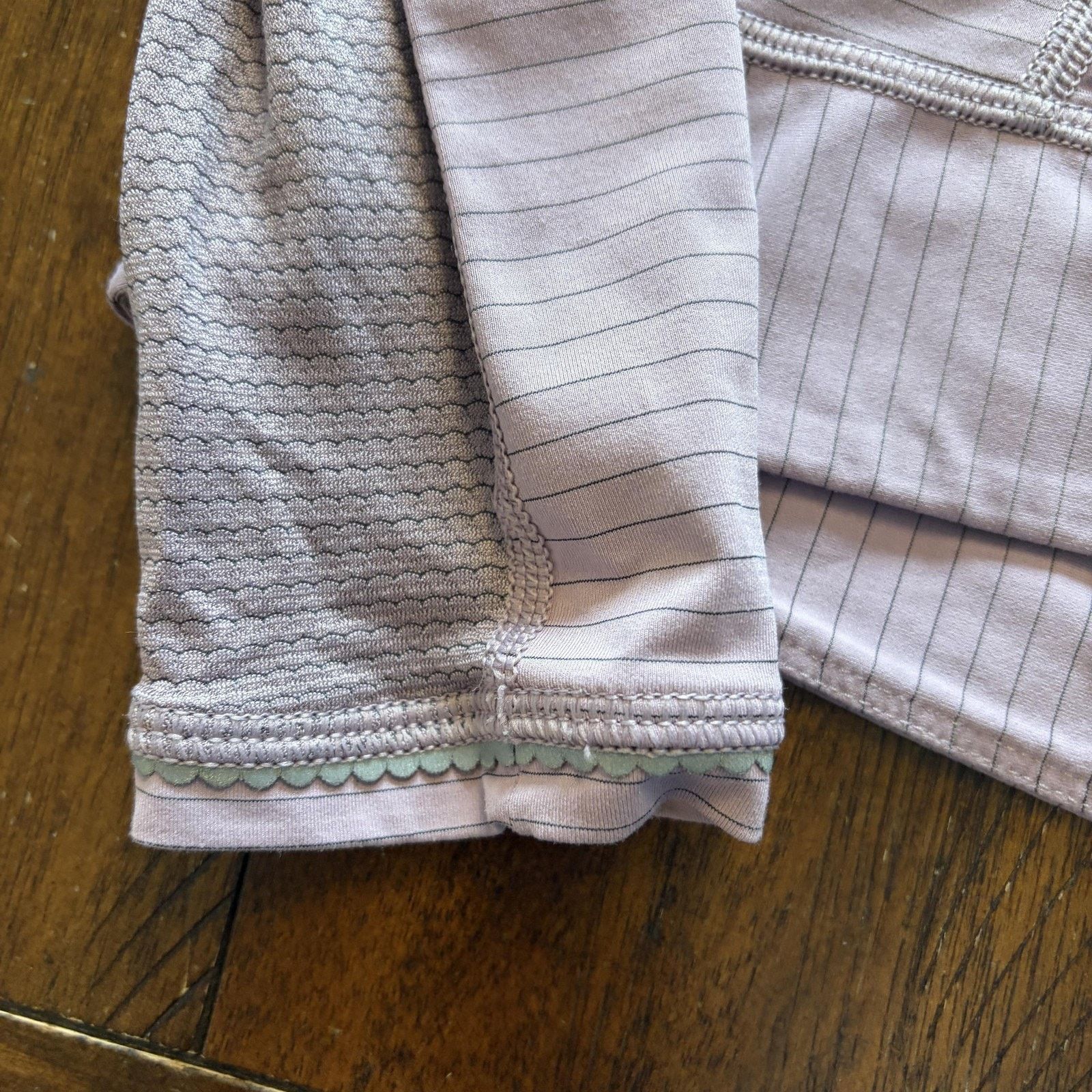 Lululemon Lululemon Pullover Womens 4 Purple Striped 1/4 Zip Neck Size S / US 4 / IT 40 - 5 Thumbnail