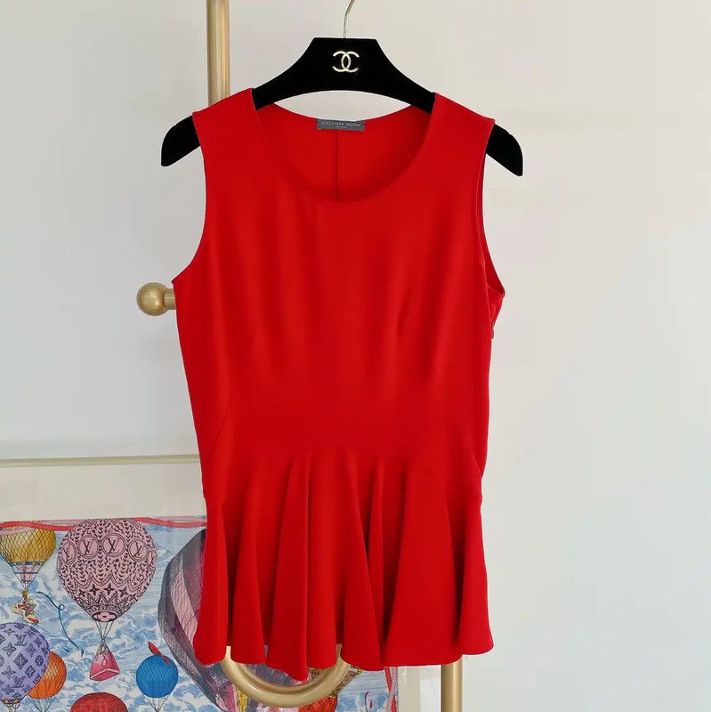 Alexander McQueen Alexander McQueen Red Silk Sleeveless Top 0089 Size M / US 6-8 / IT 42-44 - 1 Thumbnail