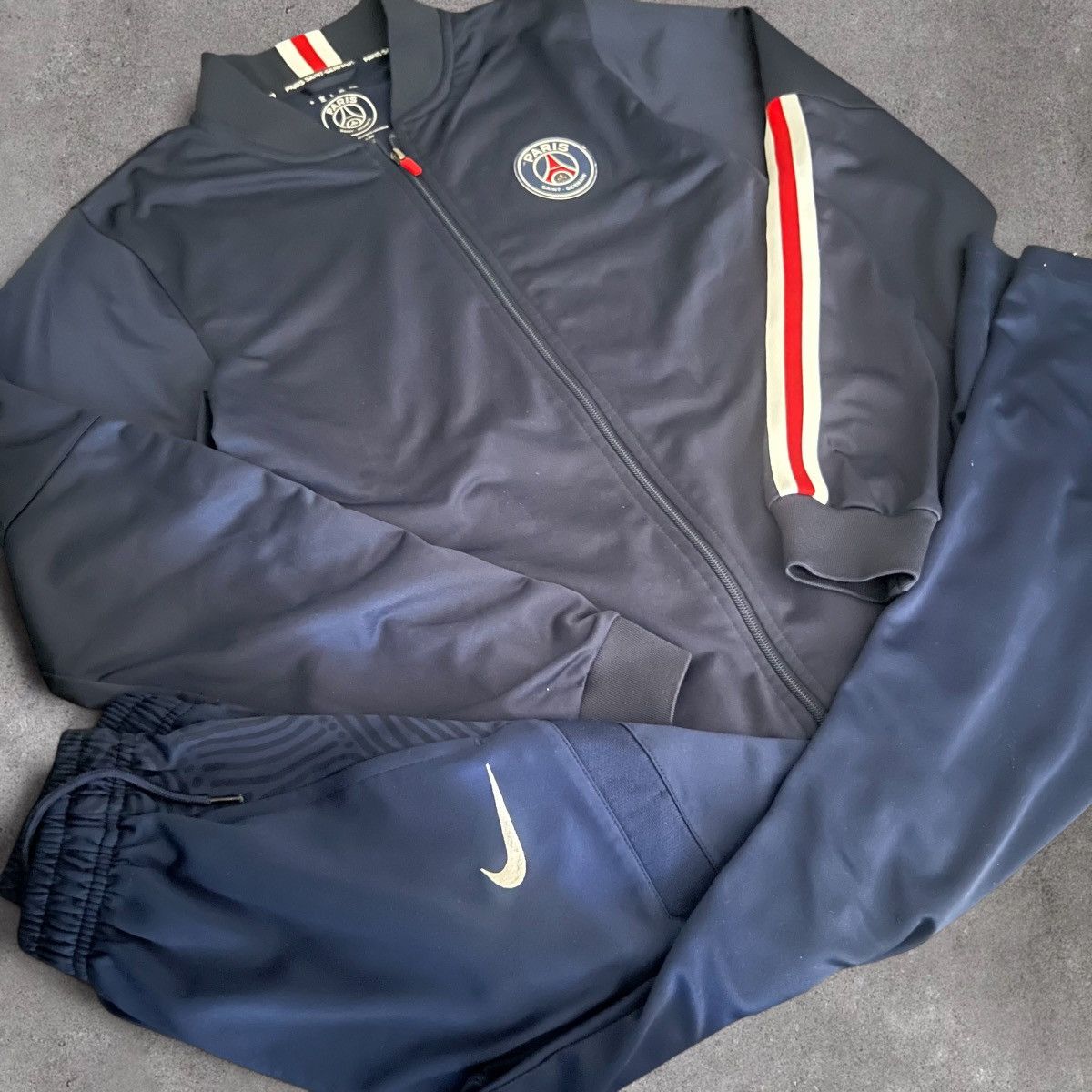 Nike Nike PSG Tracksuit darkblue Vintage jacket+pants Size US M / EU 48-50 / 2 - 2 Thumbnail