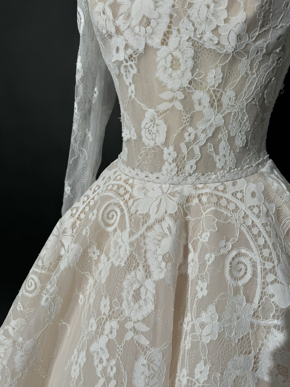 Other Preloved US 2 Anna Augusta Off-Shoulder Bridal Gown Size XS / US 0-2 / IT 36-38 - 7 Thumbnail