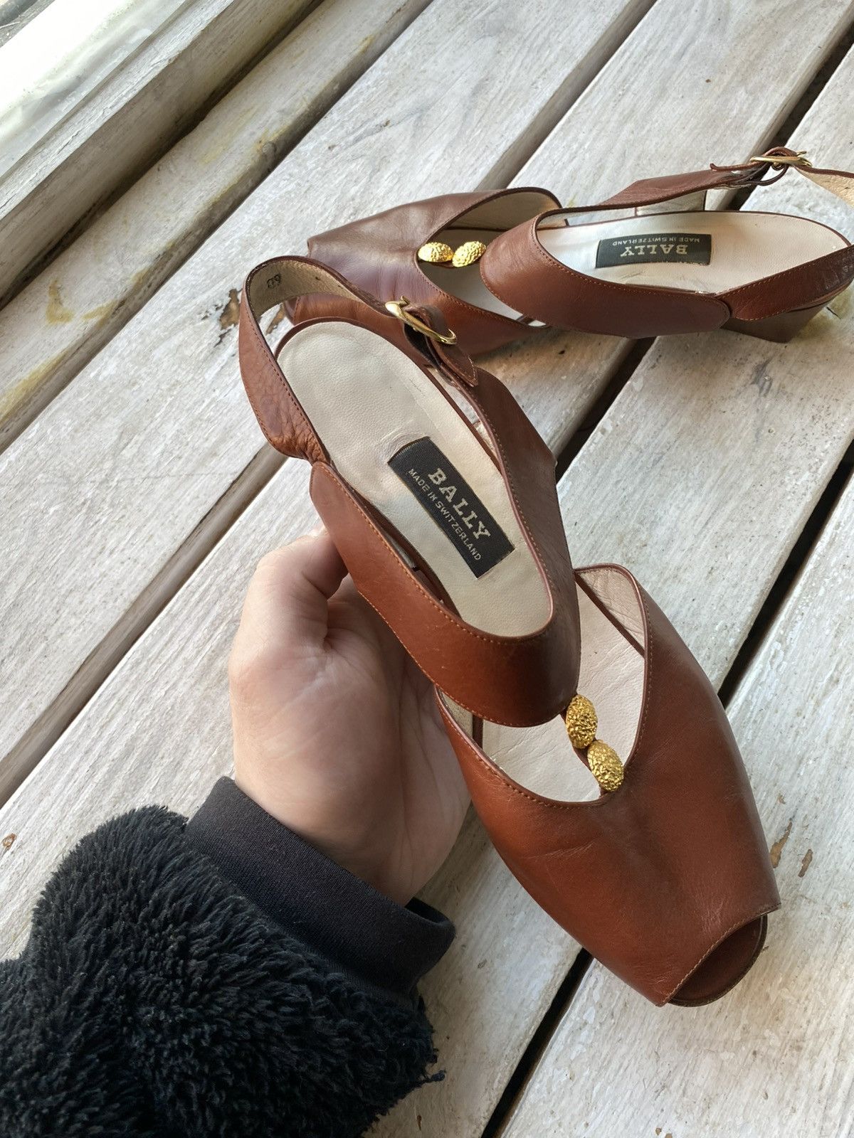 Bally × Designer Bally Made in Switzerland Leather Sandals with Gold Accents Size US 5 / IT 35 - 9 Thumbnail