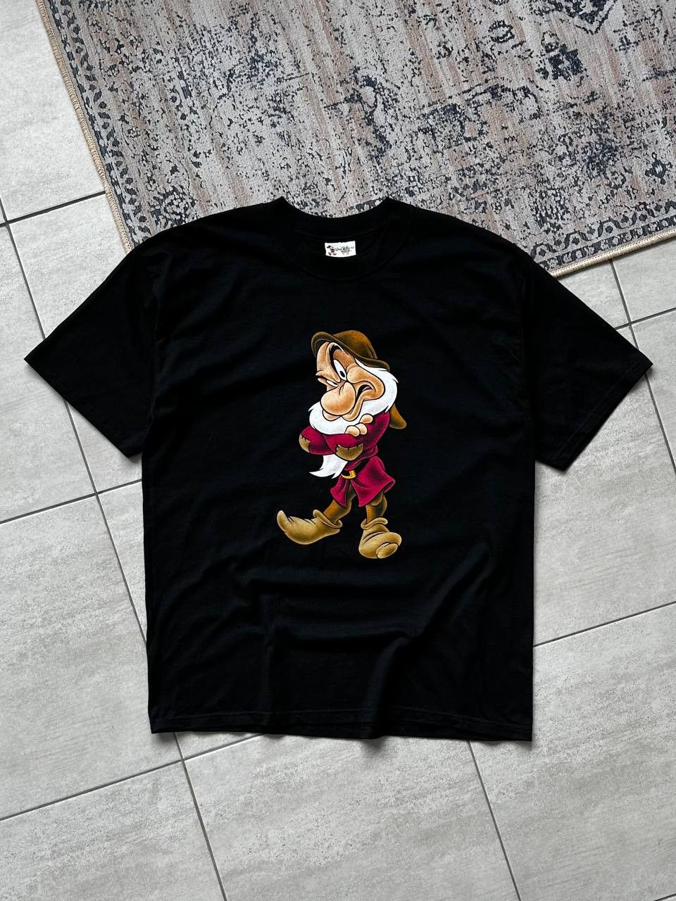 Disney × Vintage Vintage Grumpy Snow White Seven Dwarfs Disney T-Shirt Size US L / EU 52-54 / 3 - 2 Thumbnail