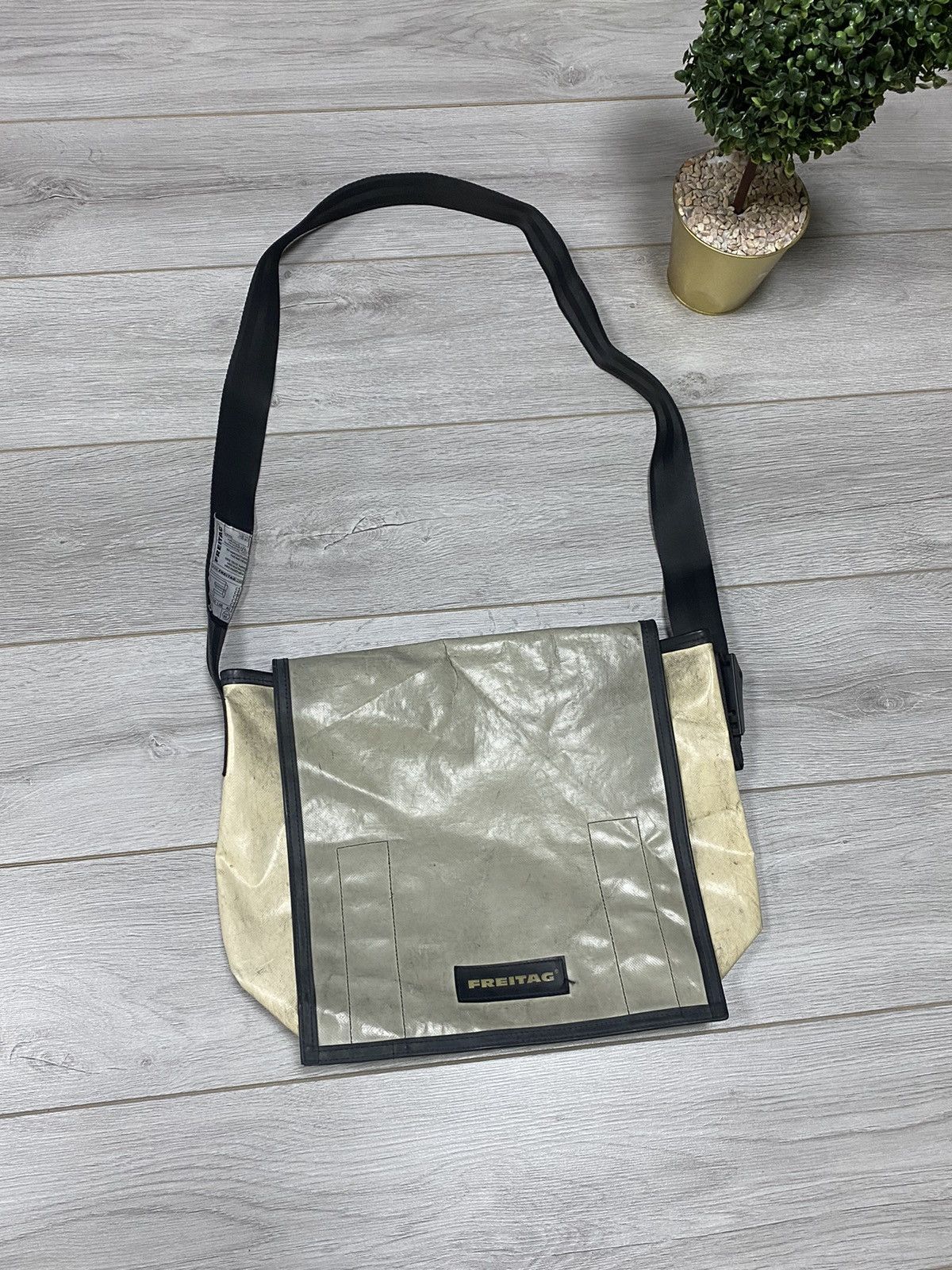 Freitag Freitag🇨🇭X 3 in 1 recycle ♻️ waterproof vintage Zurich bag Size ONE SIZE - 1 Thumbnail