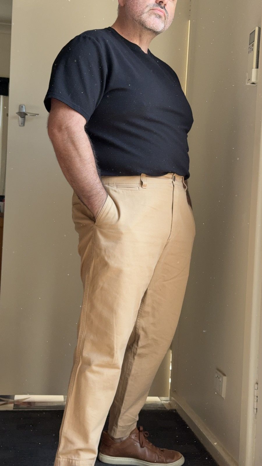 Tommy Hilfiger Tommy Hilfiger tan tapered chino pants Size US 38 / EU 54 - 6 Thumbnail