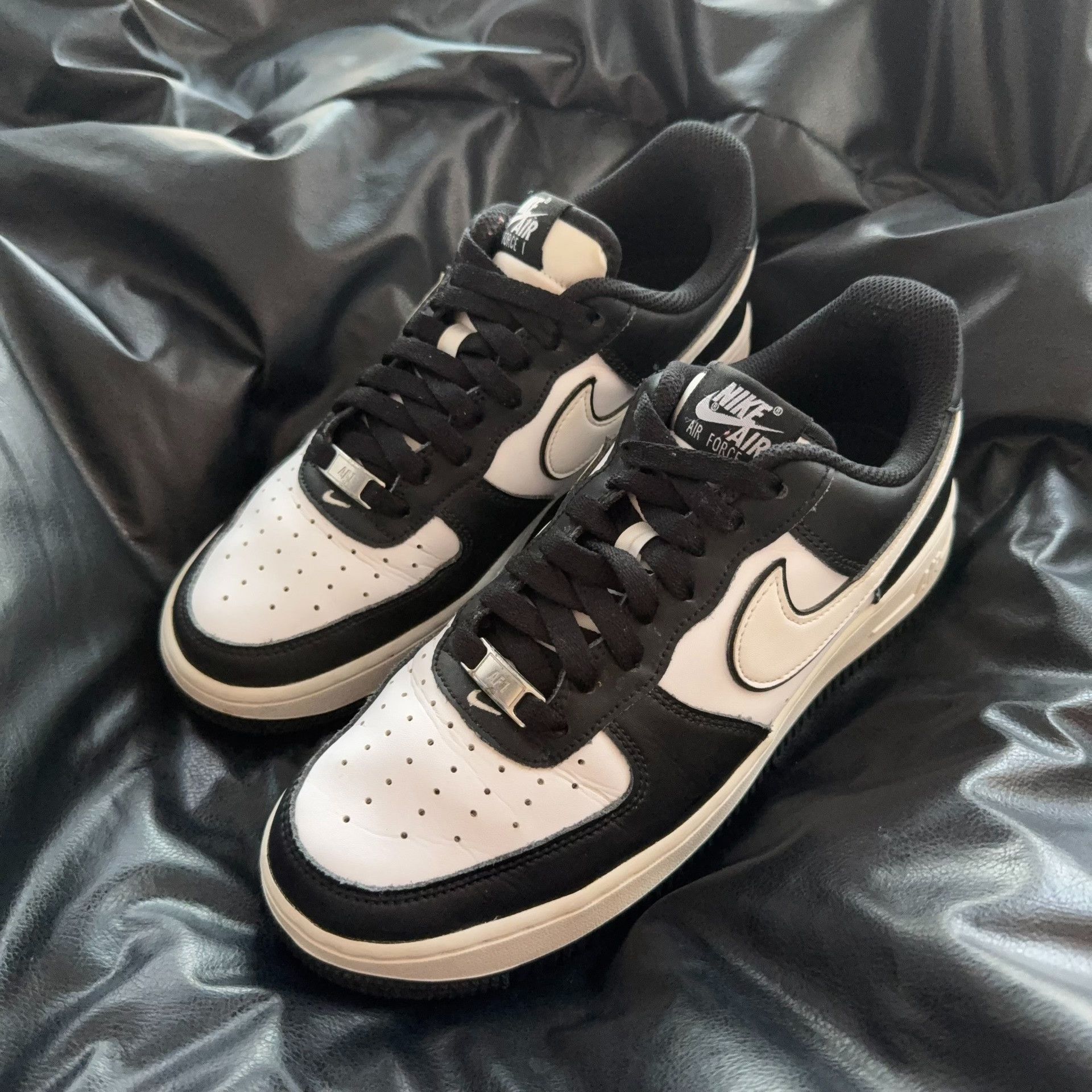 Nike Nike Black Lowtop Sneakers 41 Men Size US 8.5 / EU 41-42 - 1 Thumbnail