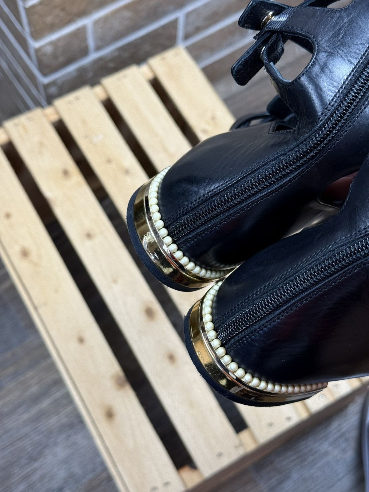 Chanel Womans Chanel Strappy Pearl Gladiator Sandals Size EU:39 Size US 9 / IT 39 - 10 Thumbnail