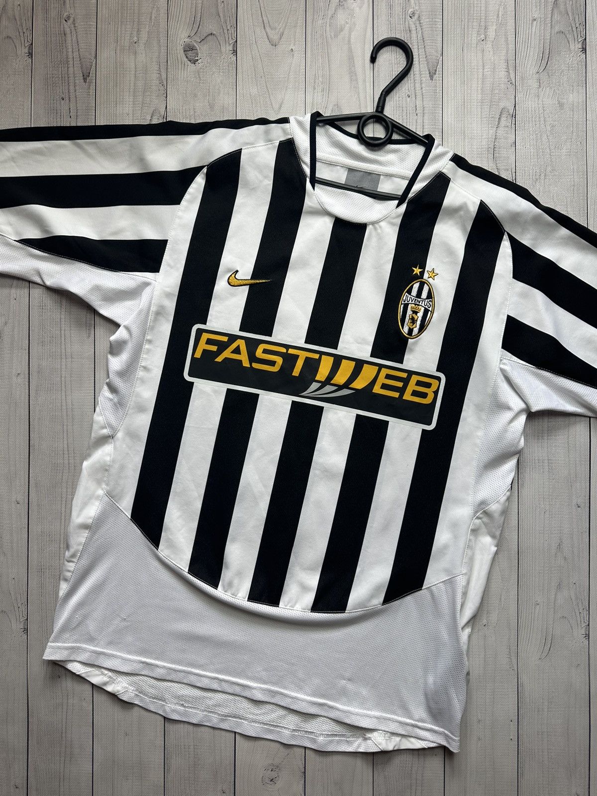 Nike × Vintage Vintage Nike Juventus soccer jersey size M striped Size US M / EU 48-50 / 2 - 2 Thumbnail