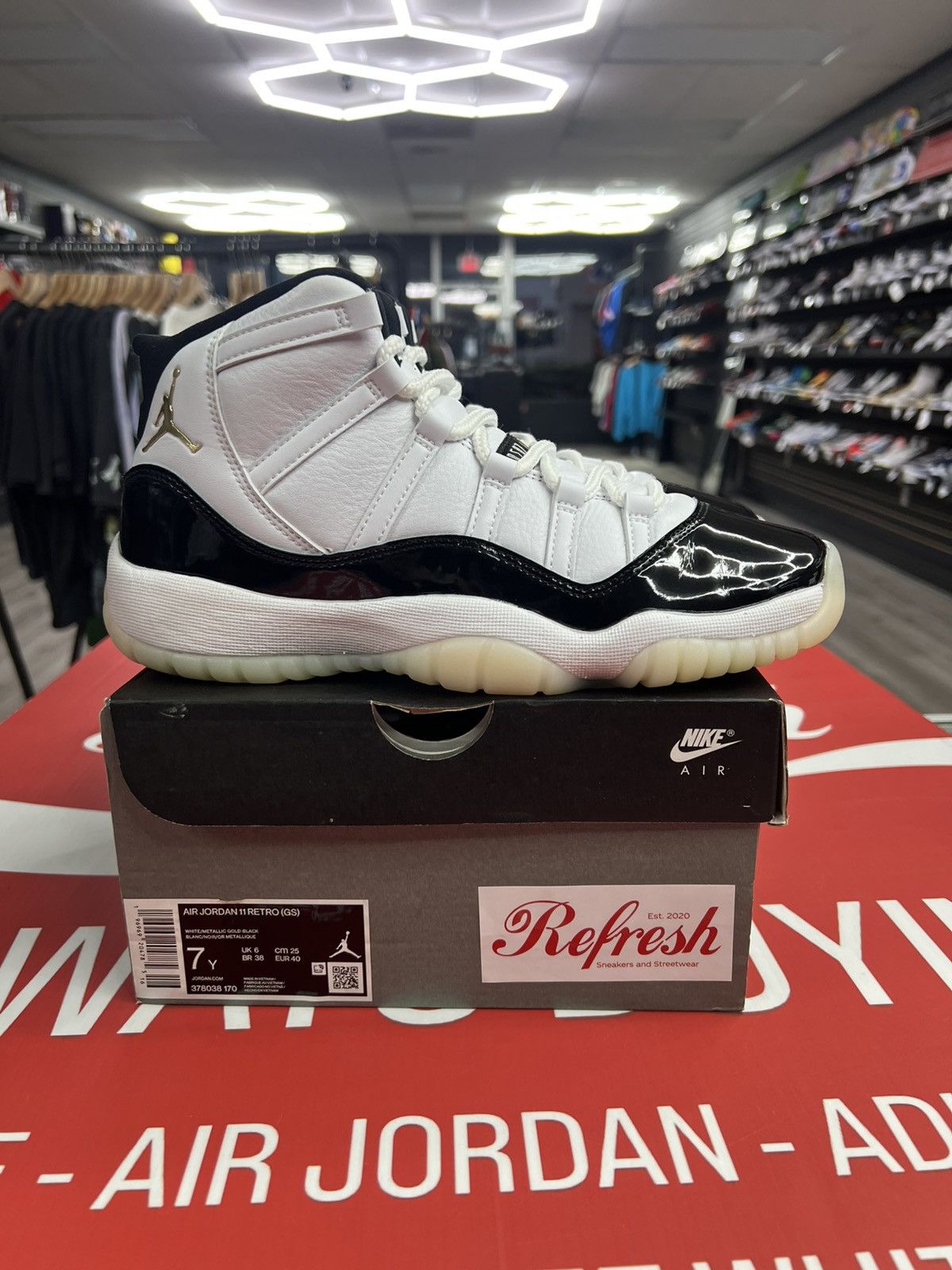 Jordan Brand Air Jordan 11 Gratitude Size 7Y Size US 7 / EU 40 - 1 Thumbnail