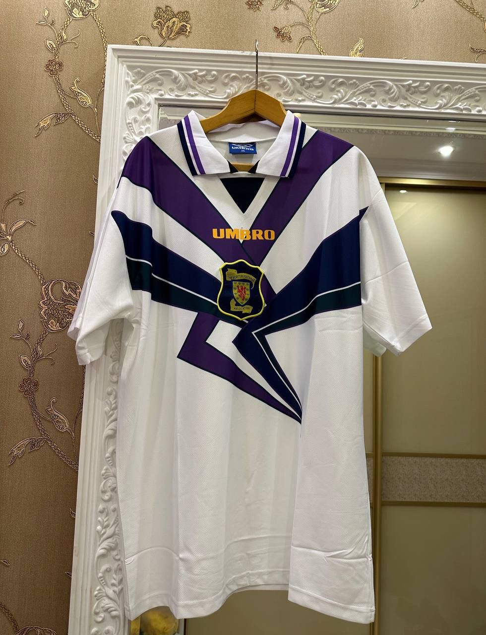 94/96 Scotland [HOME] (XL) — Vintage Kit Co., image size:980x1280