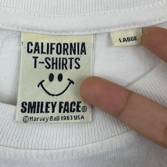 Vintage CALIFORNIA SMILEY FACE Harvey Ball Embossed Tee Shirt Size L / US 10 / IT 46 - 8 Thumbnail