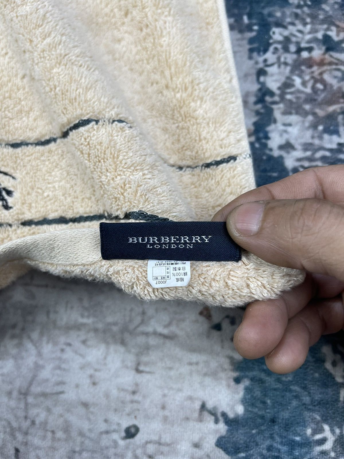 Burberry BURBERRY LONDON FACE TOWEL Size ONE SIZE - 9 Thumbnail