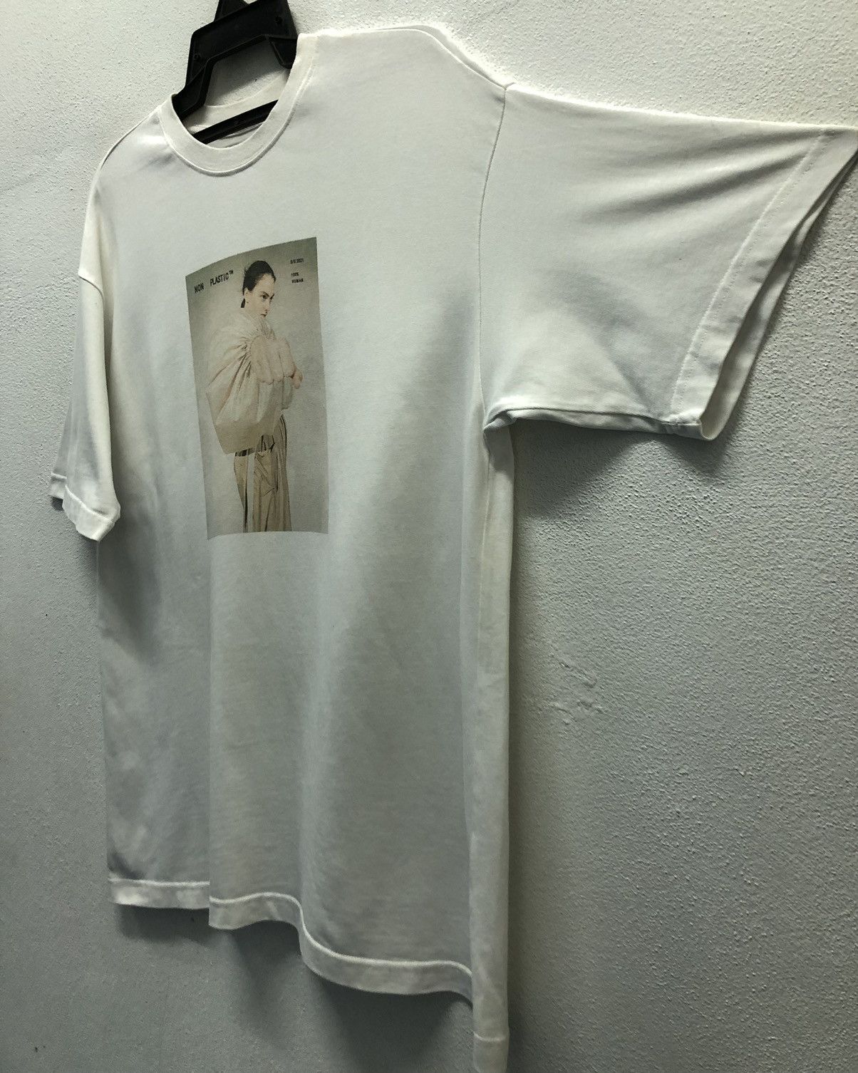 Japanese Brand NON PLASTIC tm 100% HUMAN T-Shirt Size US L / EU 52-54 / 3 - 6 Thumbnail