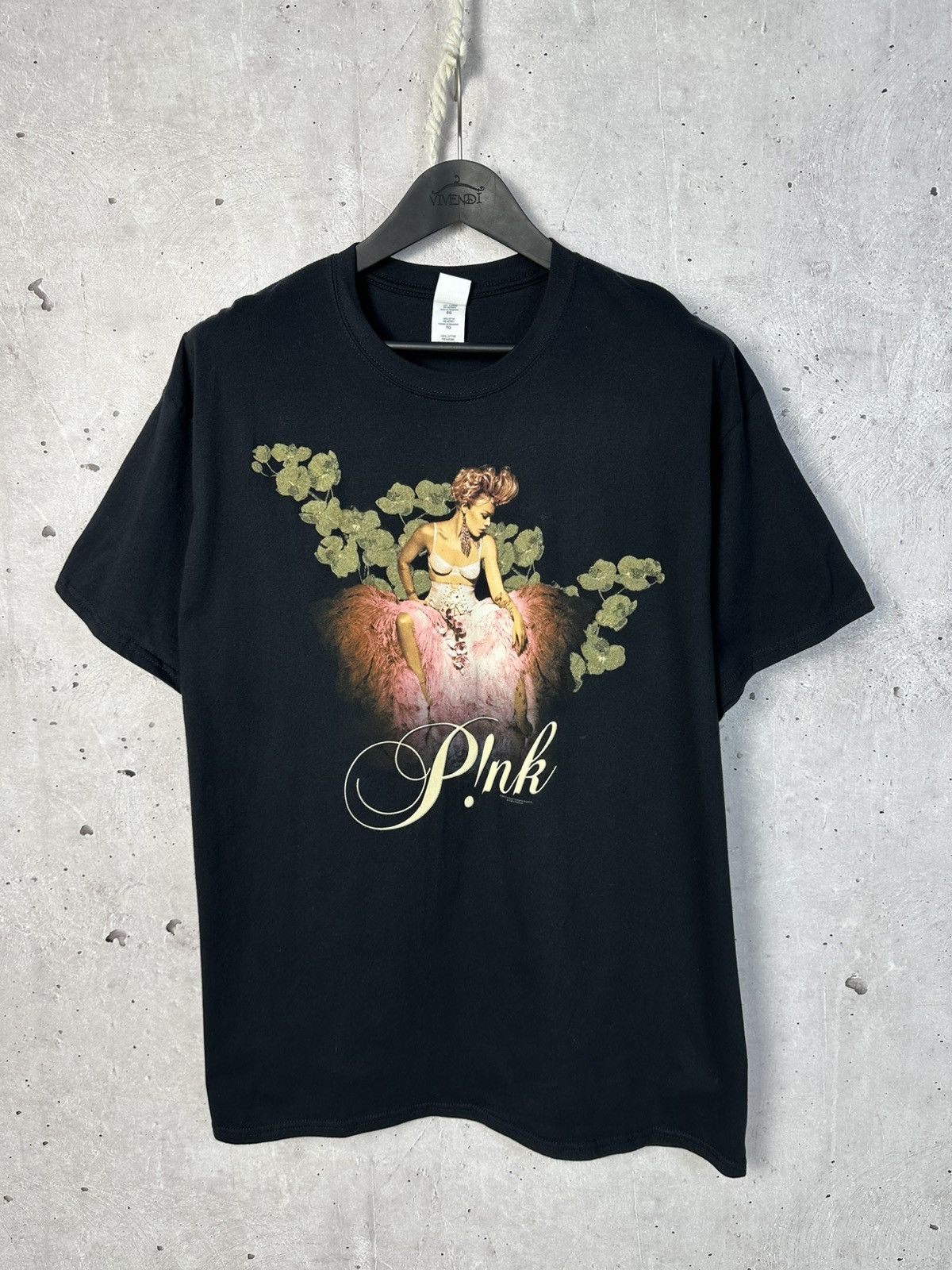 Vintage Pink The Truth About Love World Tour 2013 Printed T-shirt Size US XL / EU 56 / 4 - 1 Thumbnail