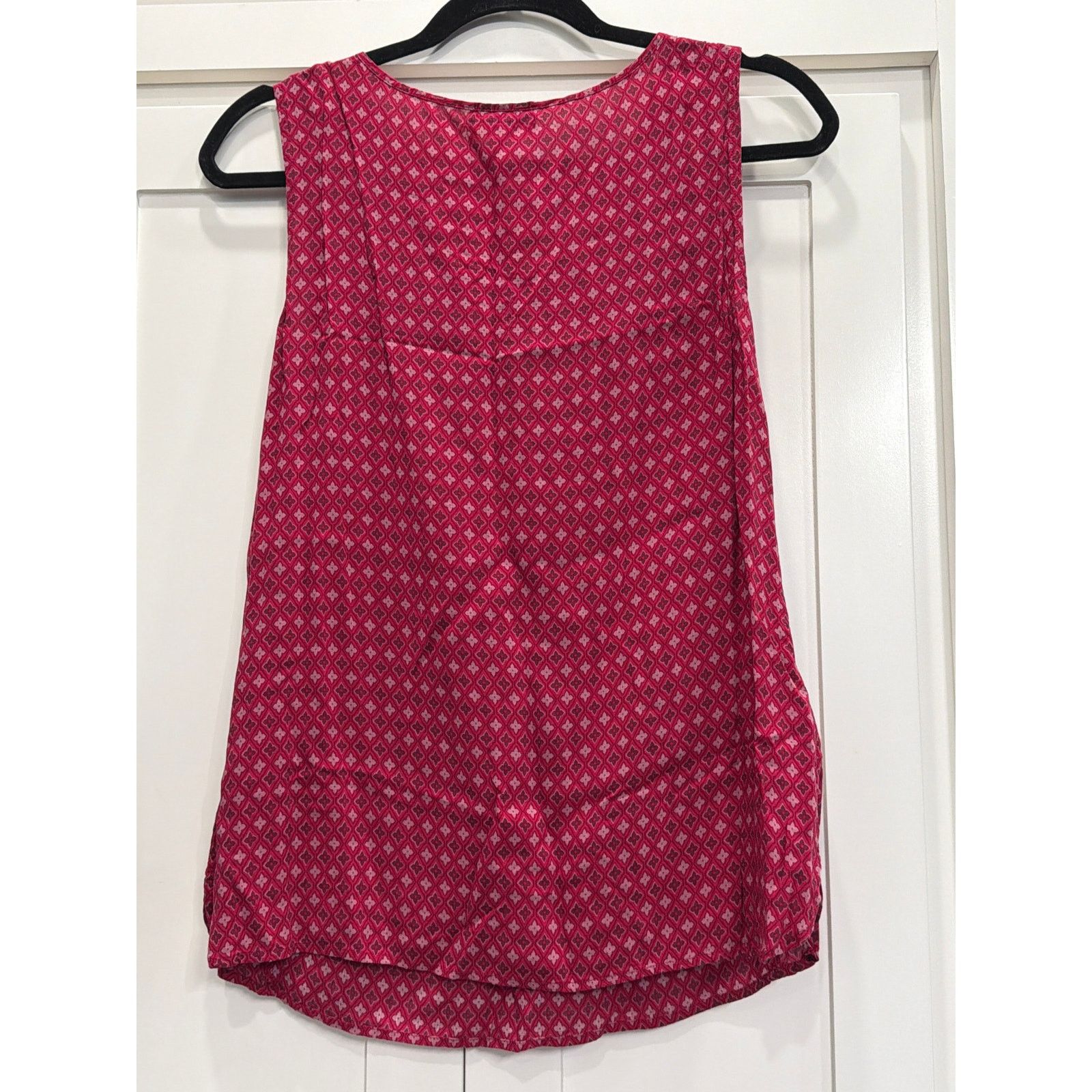 Loft Ann Taylor Loft raspberry print shirred bodice tank SM Size S / US 4 / IT 40 - 2 Thumbnail