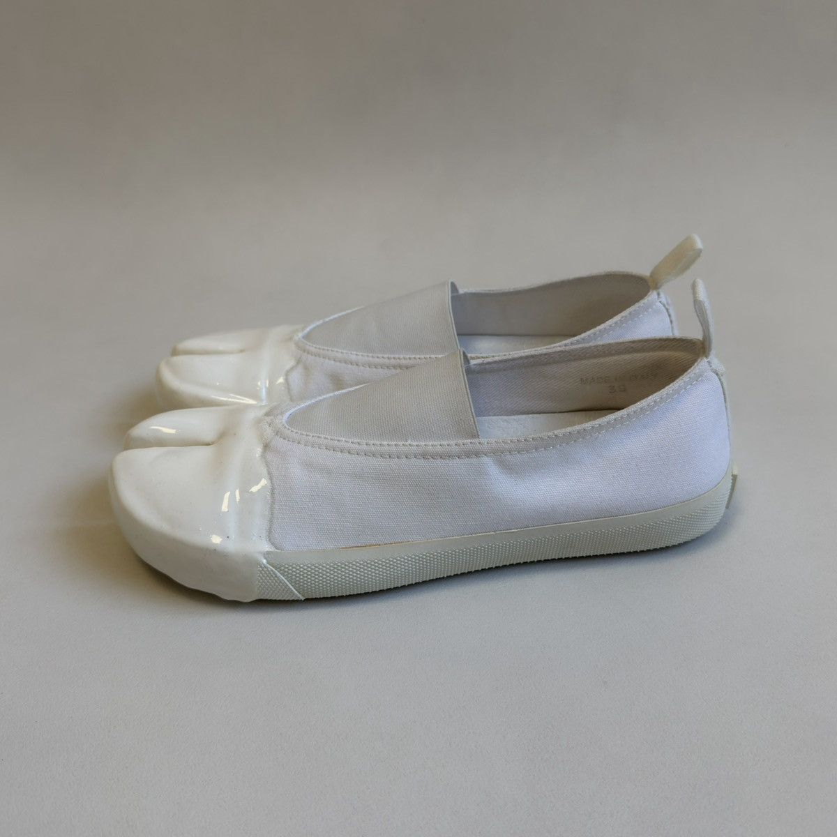 Maison Margiela S/S 20 White ‘Resin Dipped’ Tabi Sneakers Size US 8 / IT 38 - 12 Thumbnail