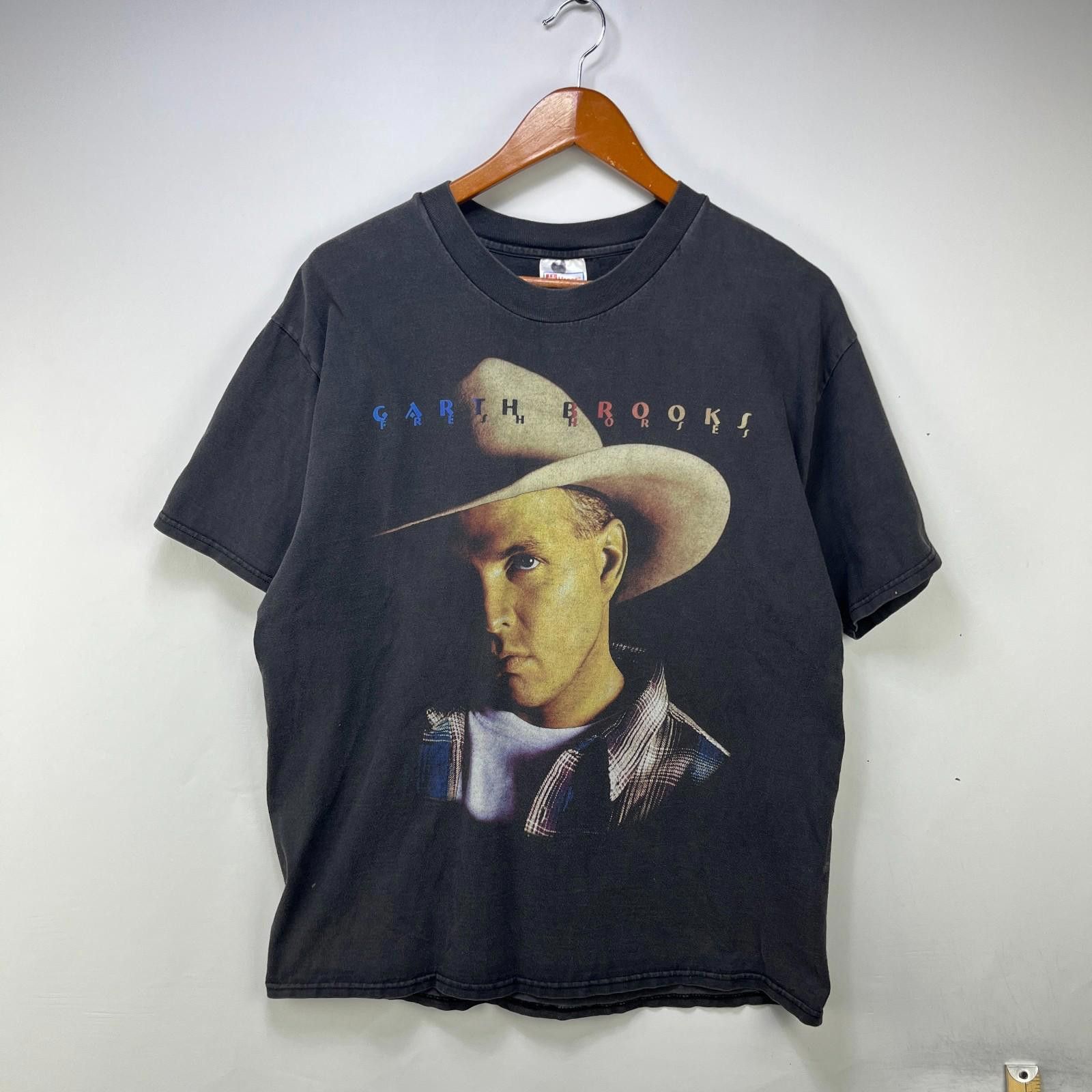 Vintage Vintage 90s Garth Brooks Tour T Shirt Faded Large Size US L / EU 52-54 / 3 - 1 Thumbnail