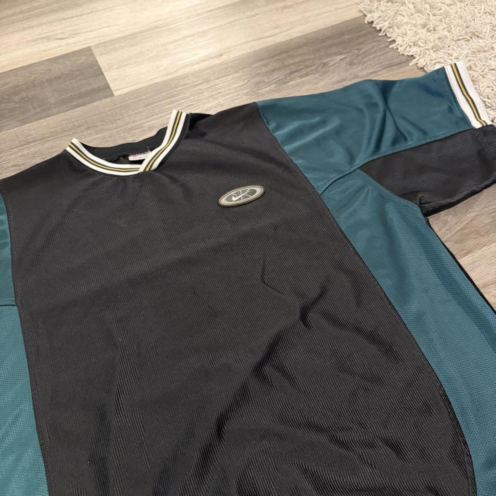 Nike Vintage nike athletic jersey style shirt 90s L/XL Size US L / EU 52-54 / 3 - 1 Thumbnail