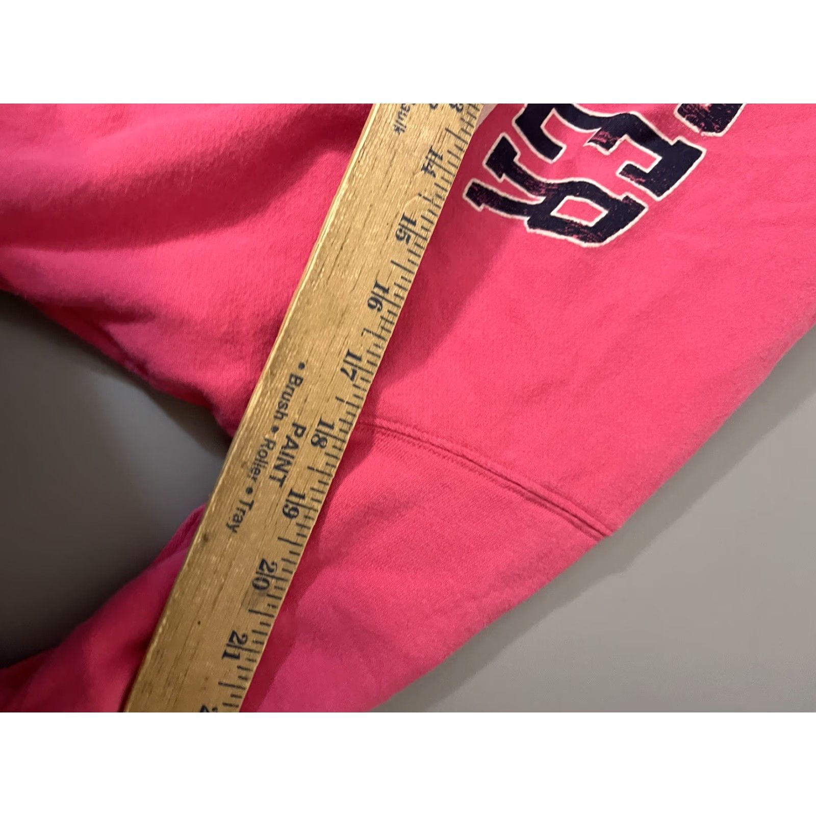 Tommy Hilfiger VINTAGE Tommy Hilfiger Sweatshirt Shirt Women XS Pink Pullover V-Neck 90s Activewear Mens Womens Girls Size XS / US 0-2 / IT 36-38 - 5 Thumbnail