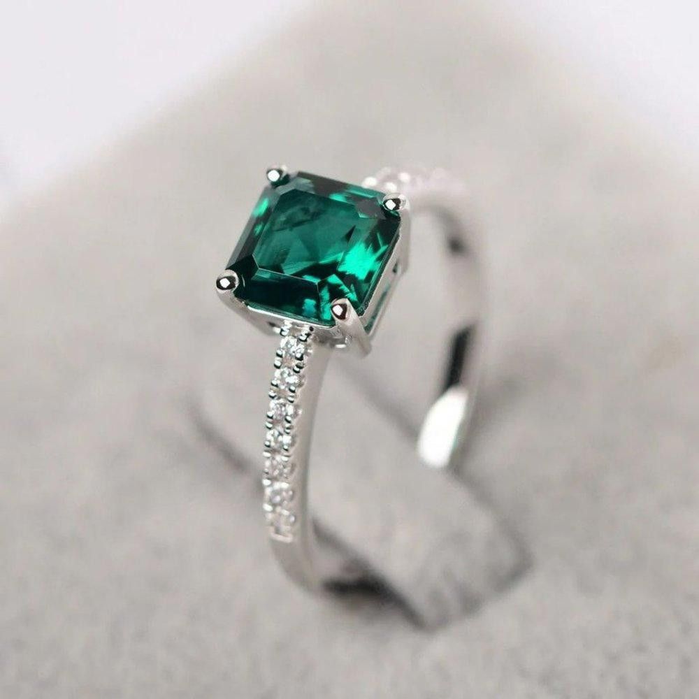 Designer Sterling Silver Emerald Green Topaz Promise Ring - Size 6 Size ONE SIZE - 4 Thumbnail