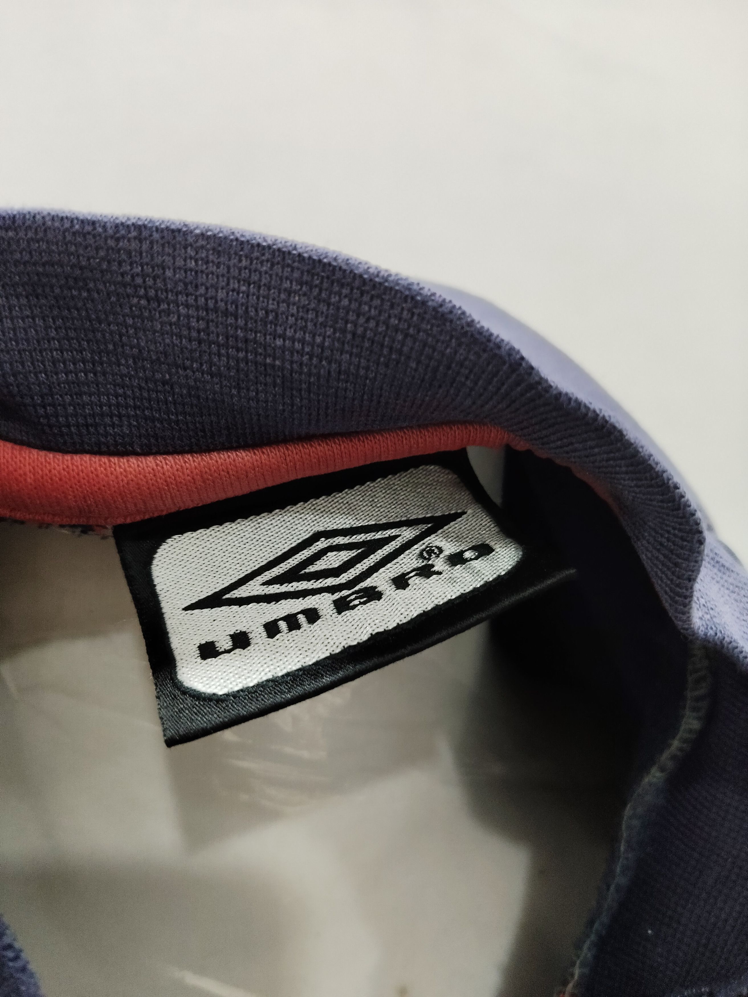 Umbro × Vintage Vintage Thrashed England Team Football Team Sweatshirt Size US L / EU 52-54 / 3 - 6 Thumbnail