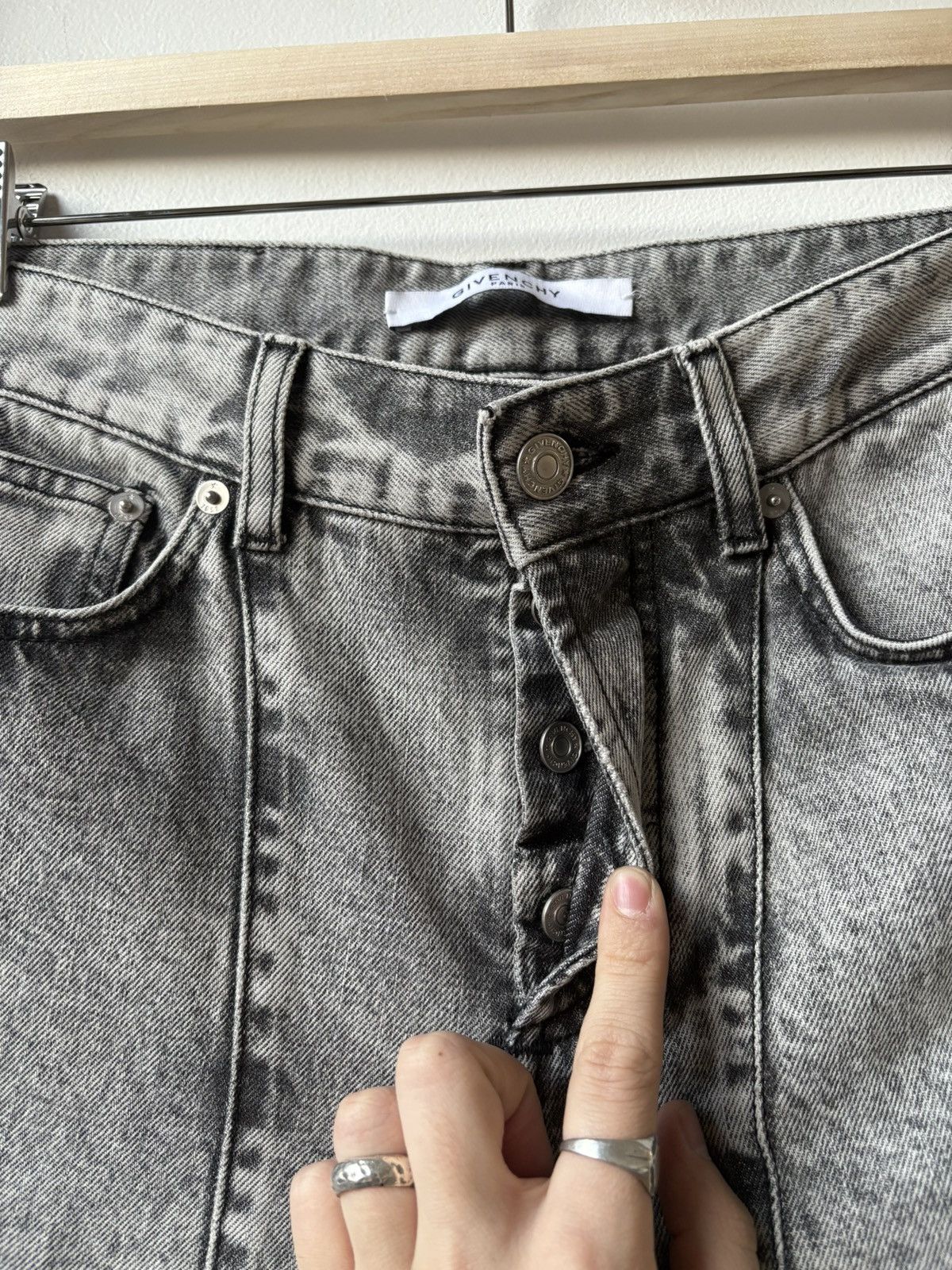 Givenchy Givenchy light grey biker denim Size US 29 - 6 Thumbnail