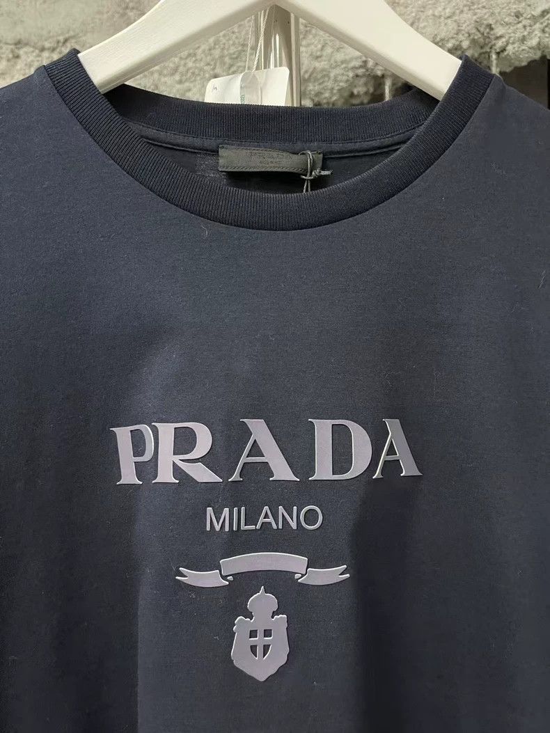 Prada Prada Short sleeves with logo on the chest 2502-Nextarrow Size US L / EU 52-54 / 3 - 5 Thumbnail