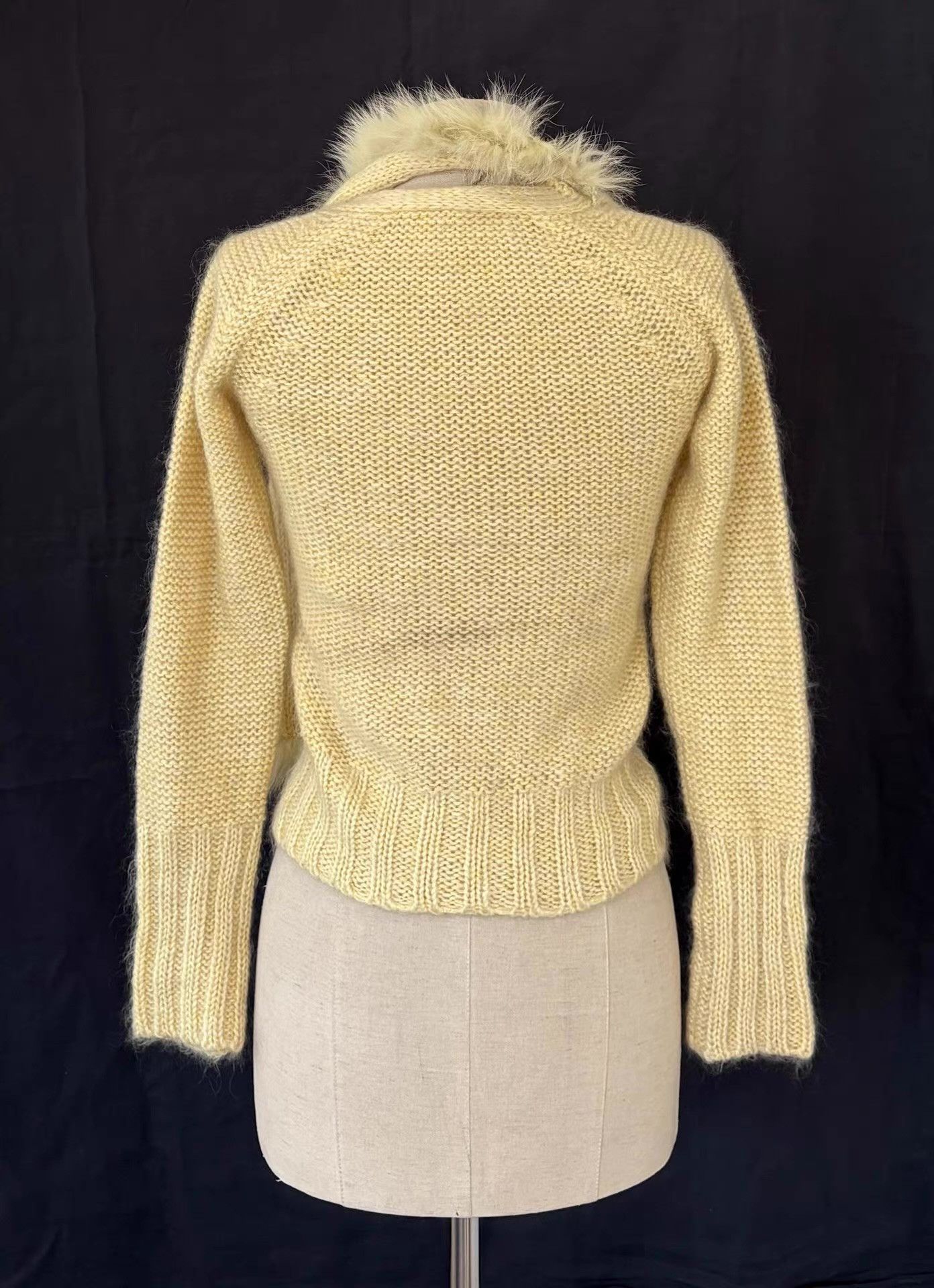 Roberto Cavalli Roberto Cavalli Women's Pale Yellow Knit Sweater Ｑ21 Size S / US 4 / IT 40 - 9 Thumbnail