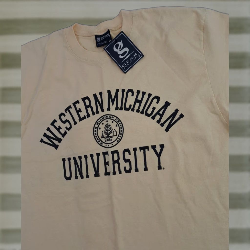 Vintage VINTAGE Western Michigan Bronco's NWT Gear for Sports T-Shirt Unisex Adults M Short Sleeve Yellowish 27in long 21in pit to pit Size US M / EU 48-50 / 2 - 1 Thumbnail
