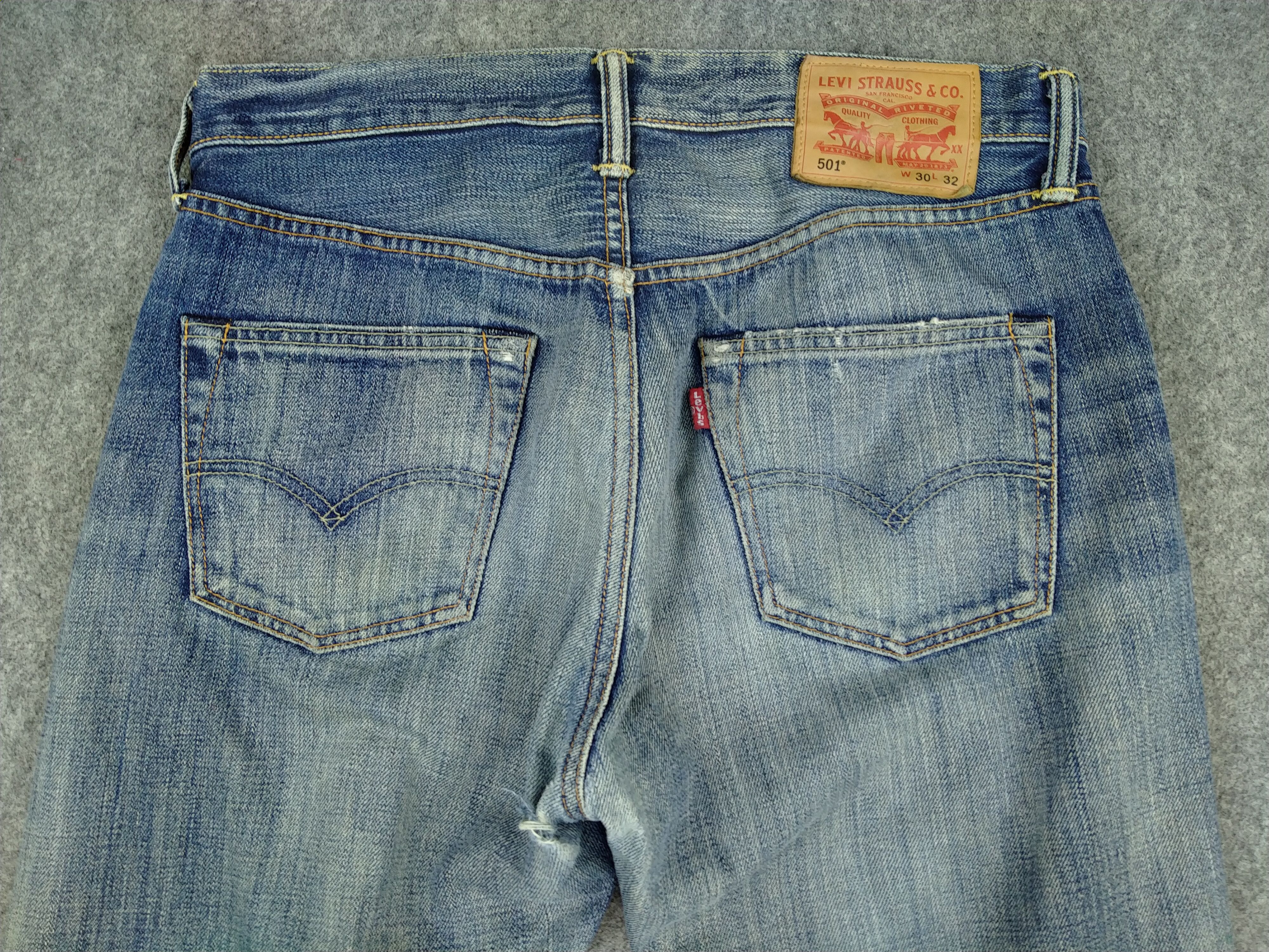 Levi's Vintage Levi's 501 Distressed Whisker Denim 31x28.5 JN699 Size US 31 - 4 Thumbnail
