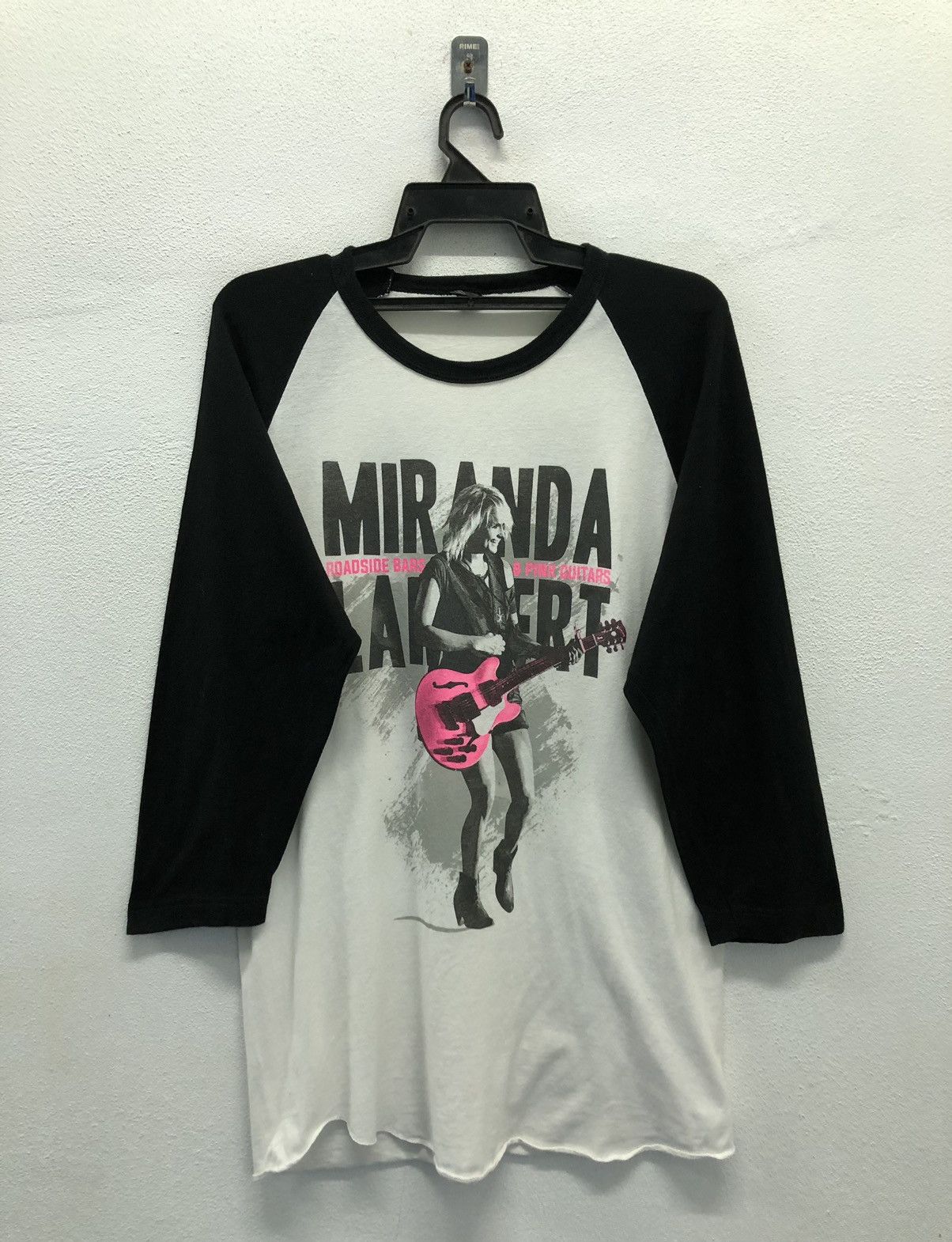 Band Tees Miranda Lambert Roadside Bars&PinkGuitars Shirt Size US L / EU 52-54 / 3 - 1 Thumbnail