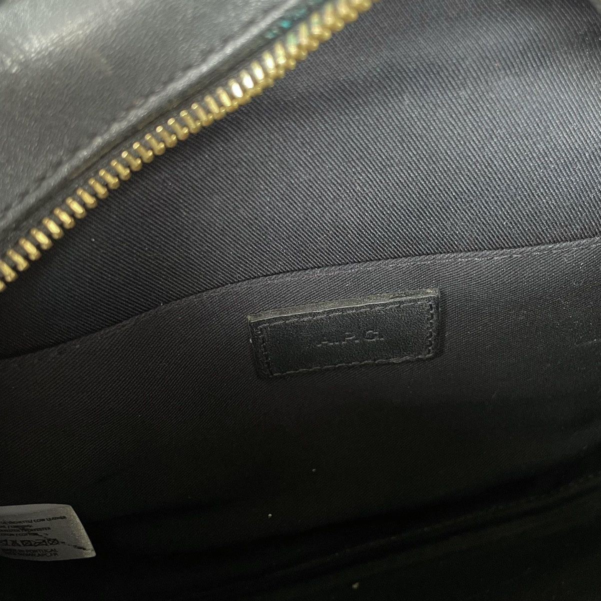 A.P.C. × Genuine Leather A.P.C Rue Madame Paris Demi-Lune Full Leather Crossbody Bag Size ONE SIZE - 10 Thumbnail