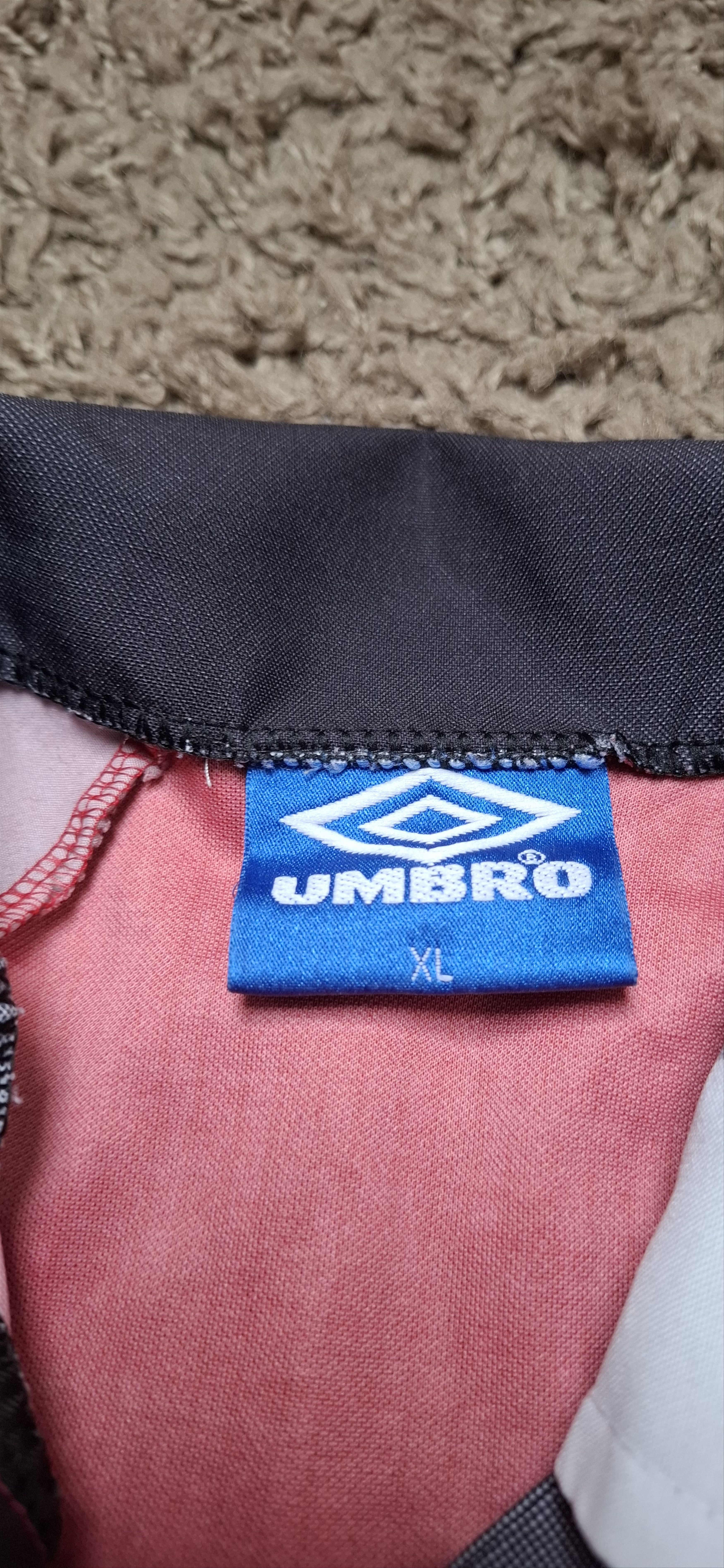 Umbro 1996-1998 Manchester United Umbro Vintage Home Jersey Size US XL / EU 56 / 4 - 9 Thumbnail