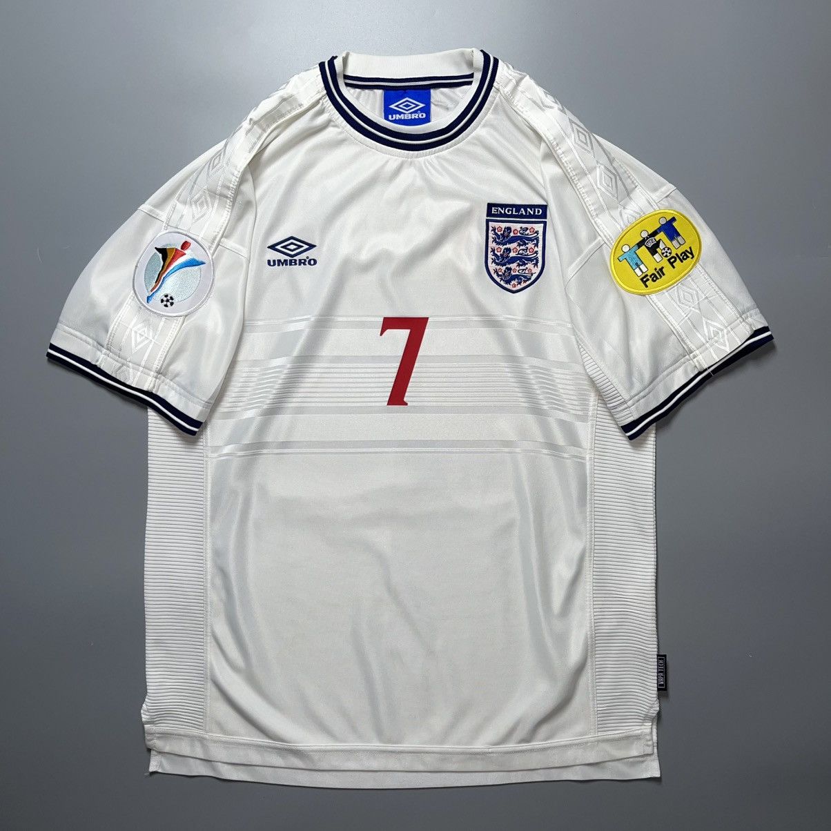 Umbro ENGLAND UMBRO 2000 EURO FOOTBALL HOME JERSEY #7 BECKHAM Size US XL / EU 56 / 4 - 2 Thumbnail