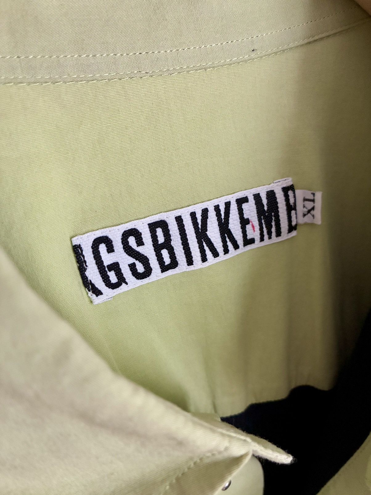 Dirk Bikkembergs Dirk Bikkembergs Vintage Snap Button Logo Bowling Shirt Size US M / EU 48-50 / 2 - 21 Thumbnail