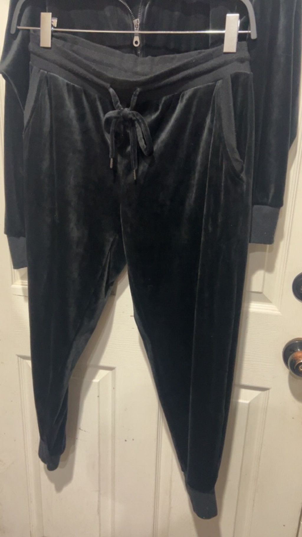 Other Women's Felina Black Velour Track Pants & Joggers Set Size L Size 33" - 5 Thumbnail