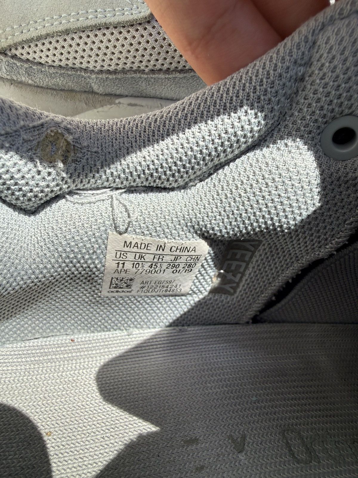 Yeezy Yeezy 700 V1 Inertia Size US 11 / EU 44 - 4 Thumbnail