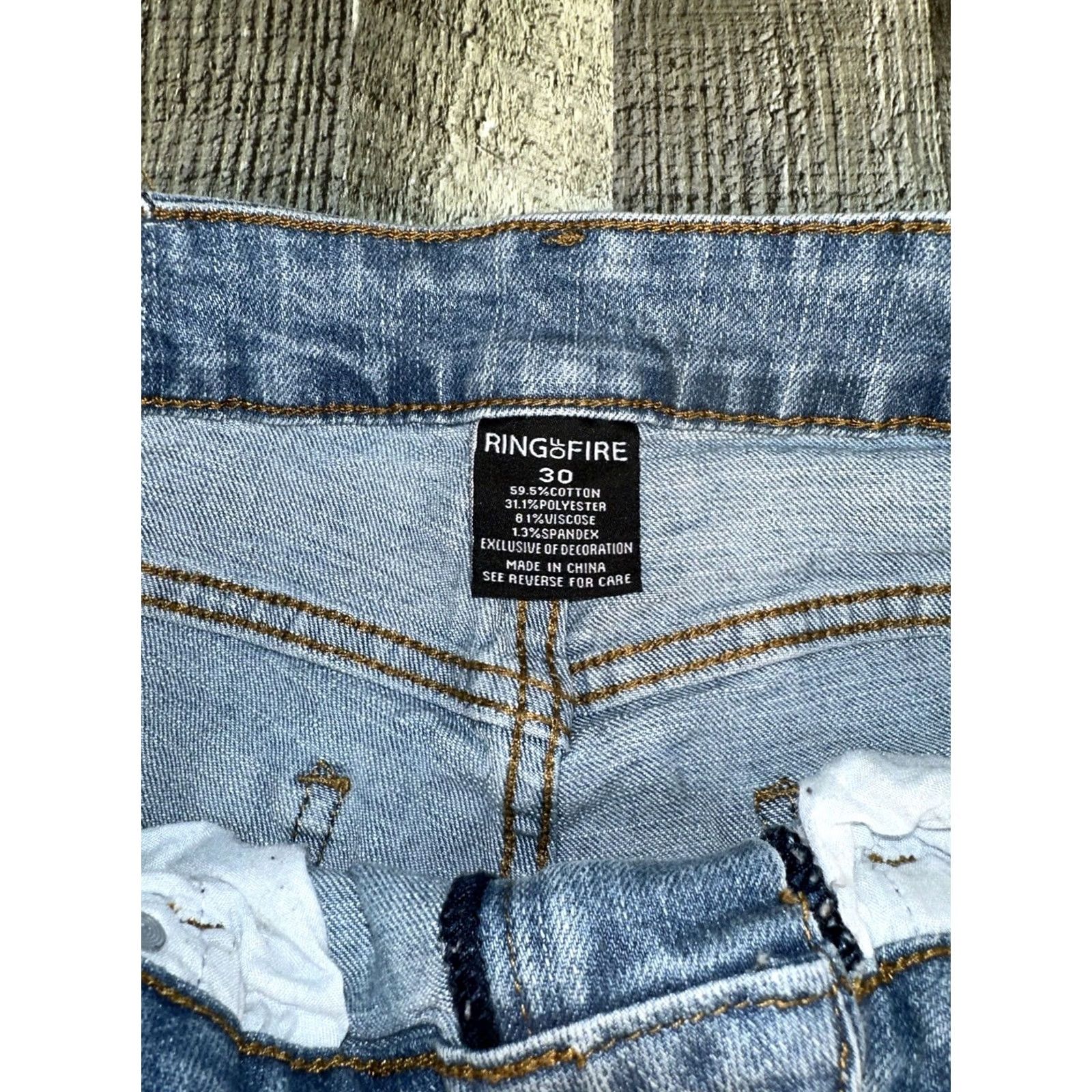 Ring Of Fire VINTAGE Ring of Fire MENS BLUE Shorts Denim Distressed Hem Light Wash Bermuda 5-Pocket 30 Regular Mens Size US 30 / EU 46 - 4 Thumbnail