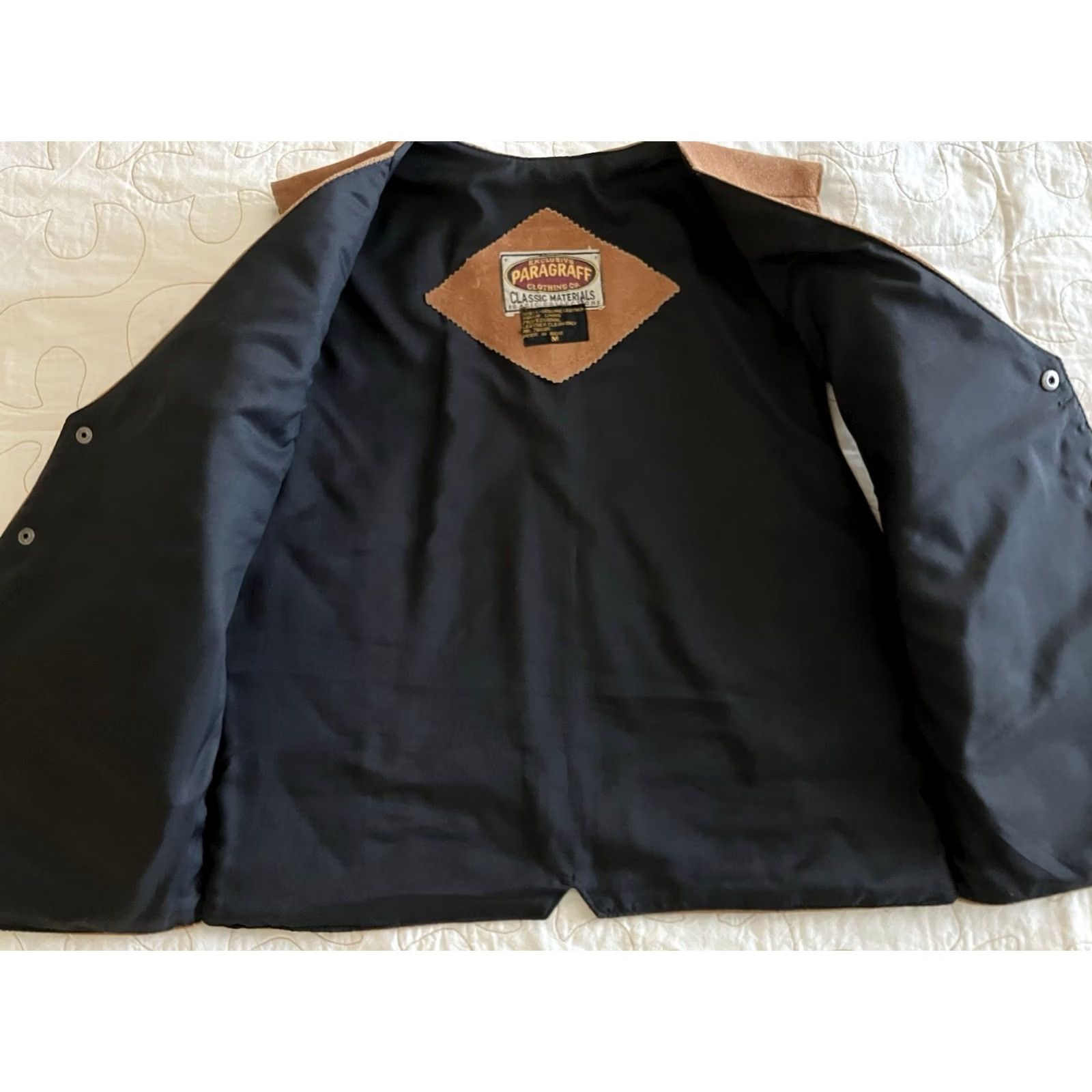 Vintage VINTAGE Paragraff Brown Suede Quilt Vest Western Biker Snap Front Lace up Sides Mens M Brown Suede Quilt Vest Size US M / EU 48-50 / 2 - 3 Thumbnail