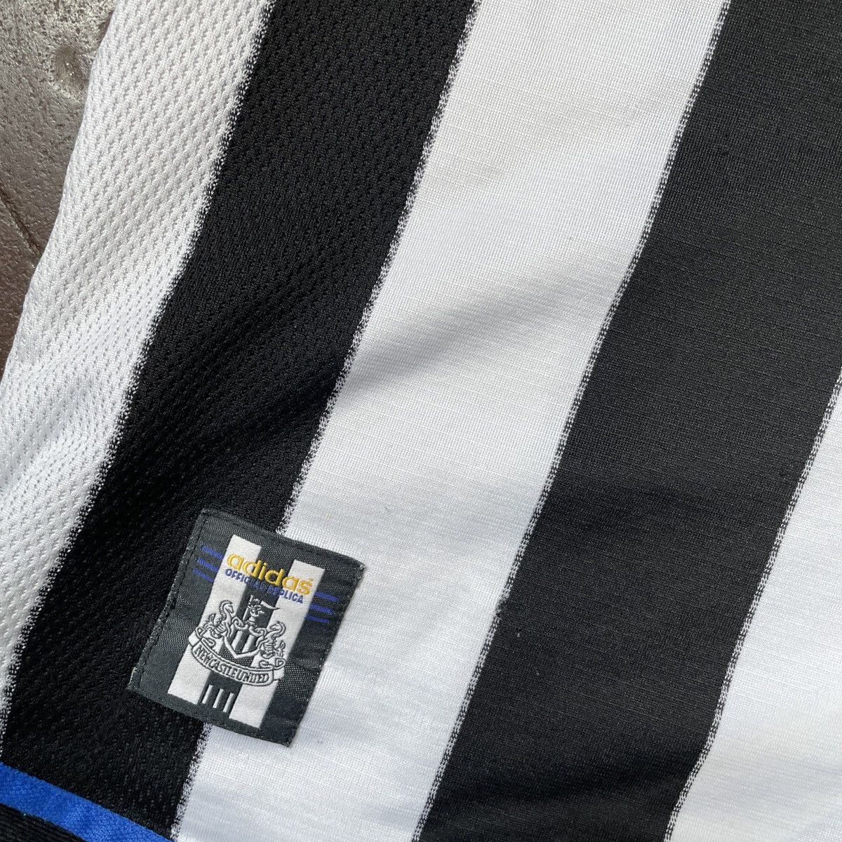 Adidas 2000 ADIDAS NEWCASTLE UNITED SOCCER JERSEY BROWN ALE vintage Size US L / EU 52-54 / 3 - 5 Thumbnail