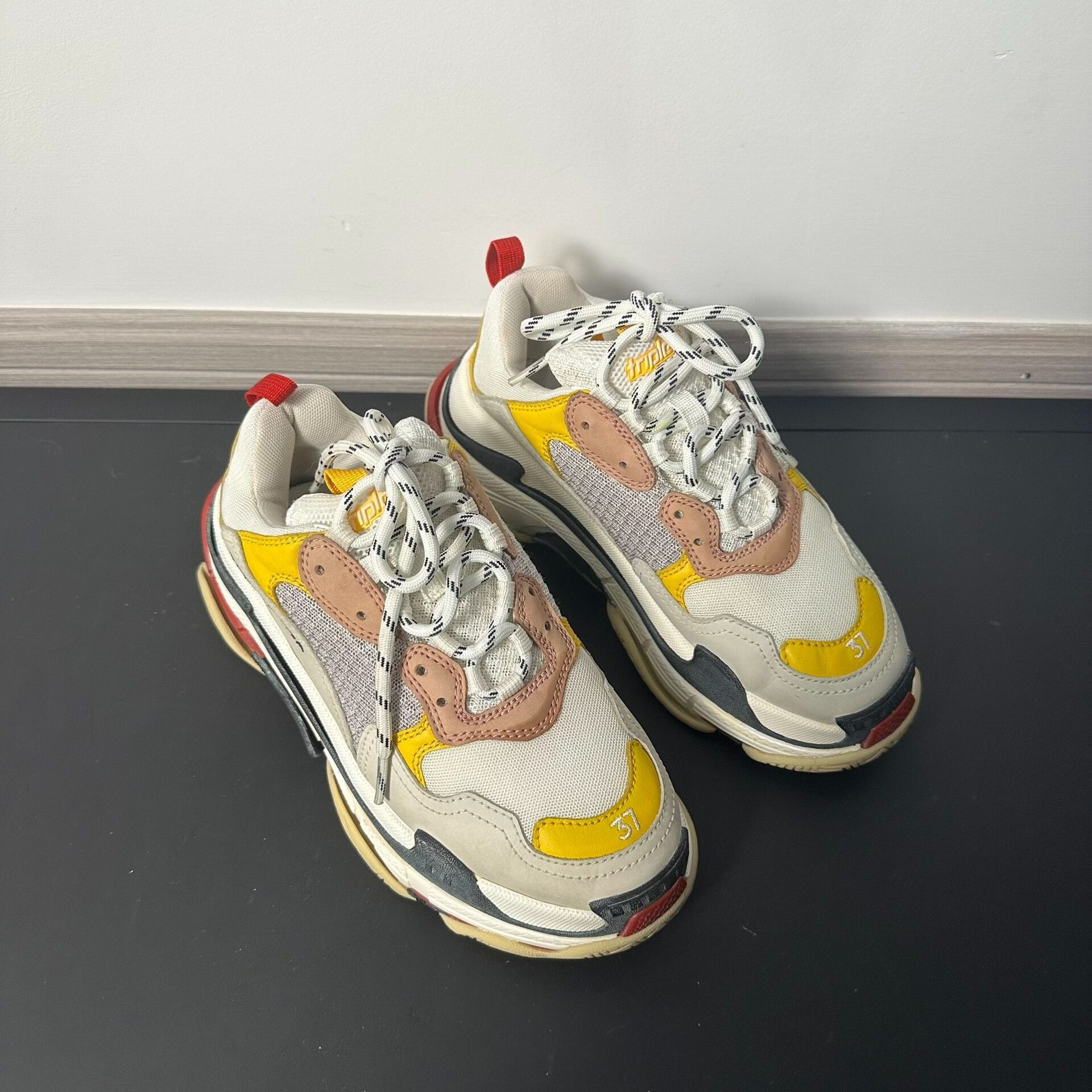Balenciaga balenciaga triple s dad sneakers vintage wash Size US 6 / IT 36 - 1 Thumbnail