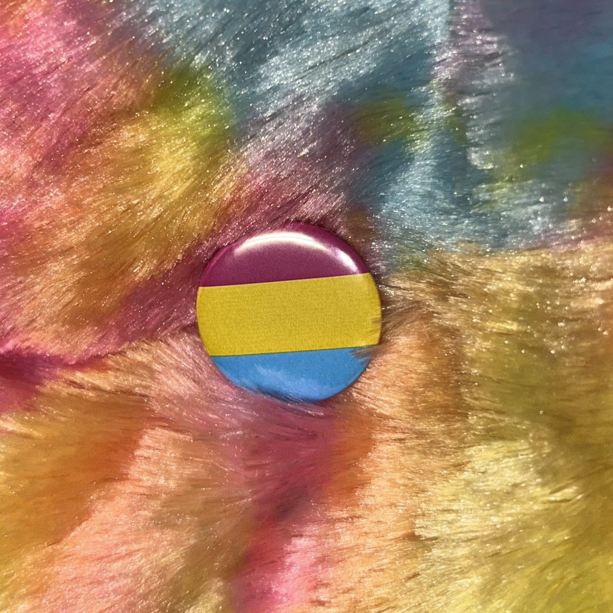 Handmade Pansexual pride flag button pin Size ONE SIZE - 1 Thumbnail
