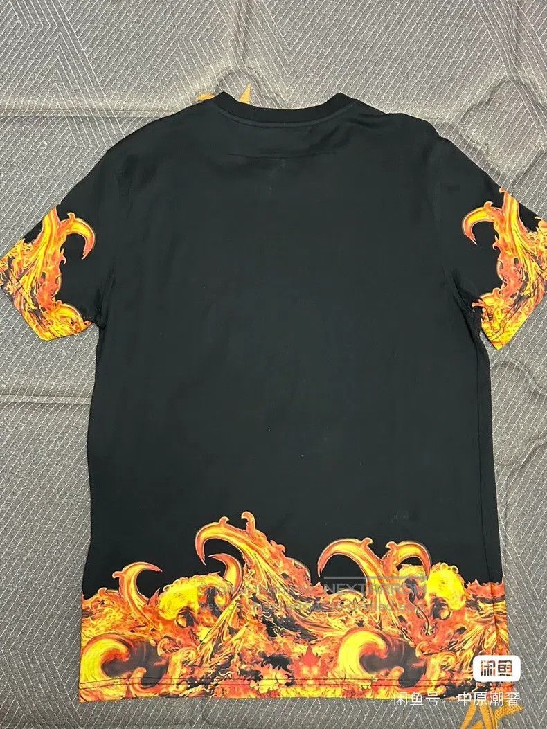 Other Givenchy Flame Short Sleeve S, No Accessories Size US S / EU 44-46 / 1 - 2 Thumbnail